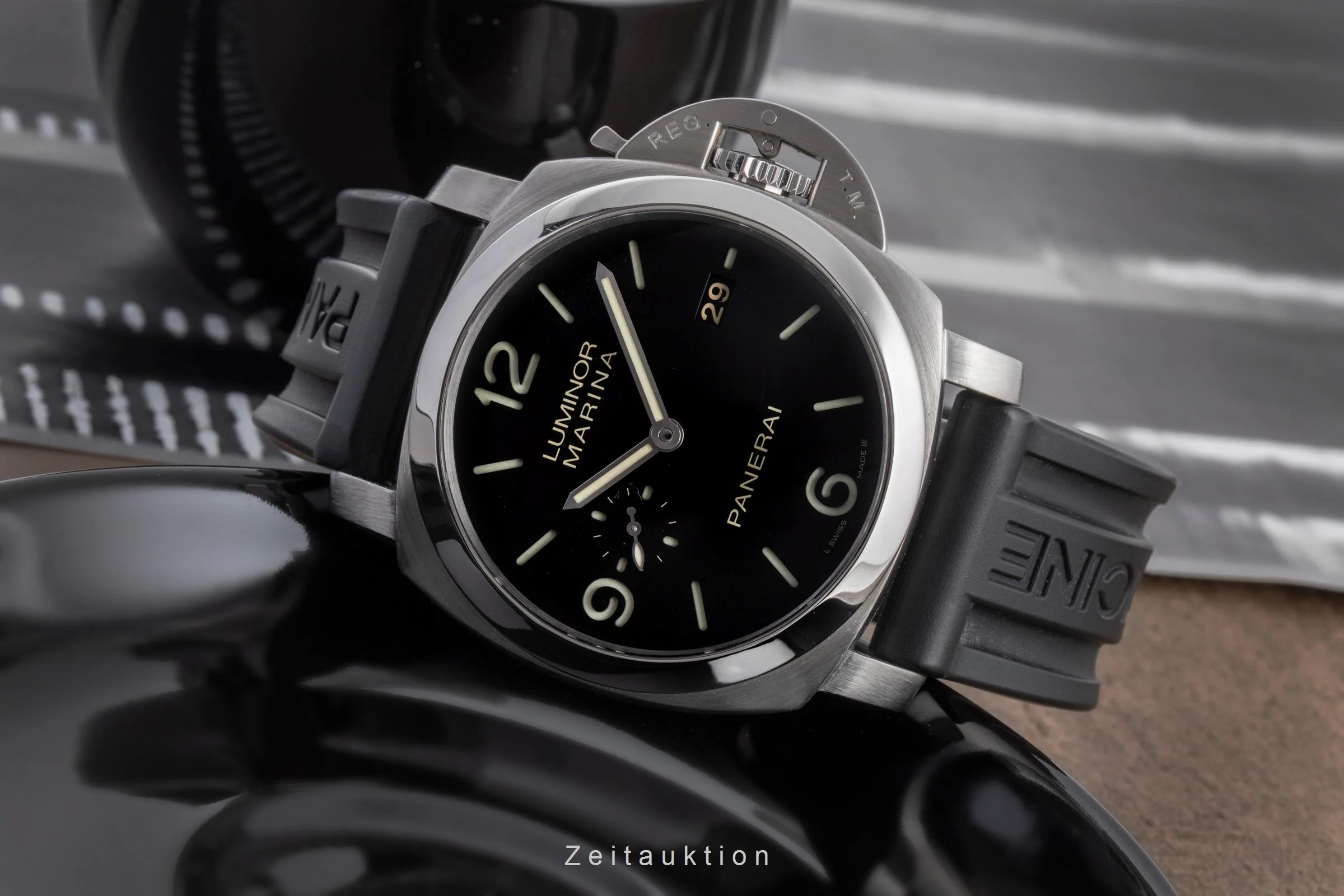 Panerai Luminor Marina steel automatic men's watch PAM00328  [2502788] - Image 3