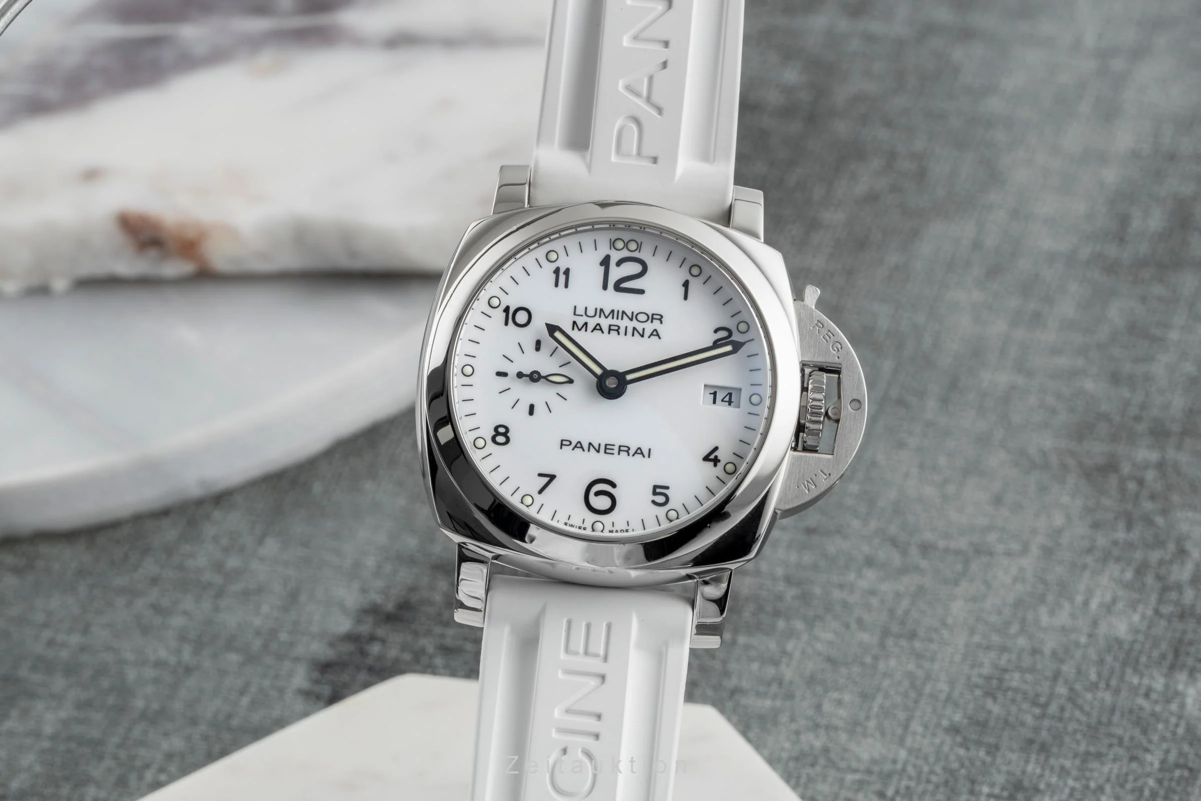 Panerai Luminor Marina steel automatic men's watch PAM00523  [2504941] - Image 4