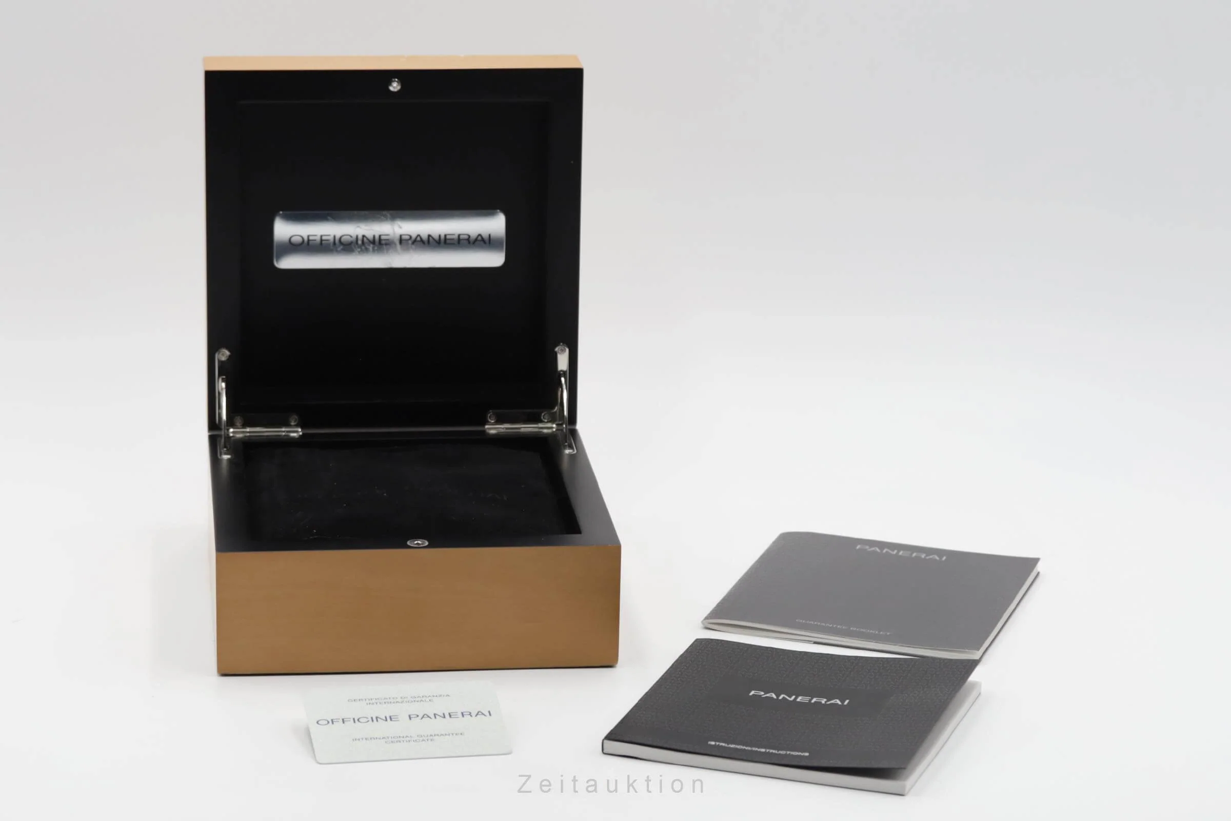 Panerai Luminor Marina steel manual winding men's watch PAM00631 LP: 6200EUR  [2501391] - Image 9