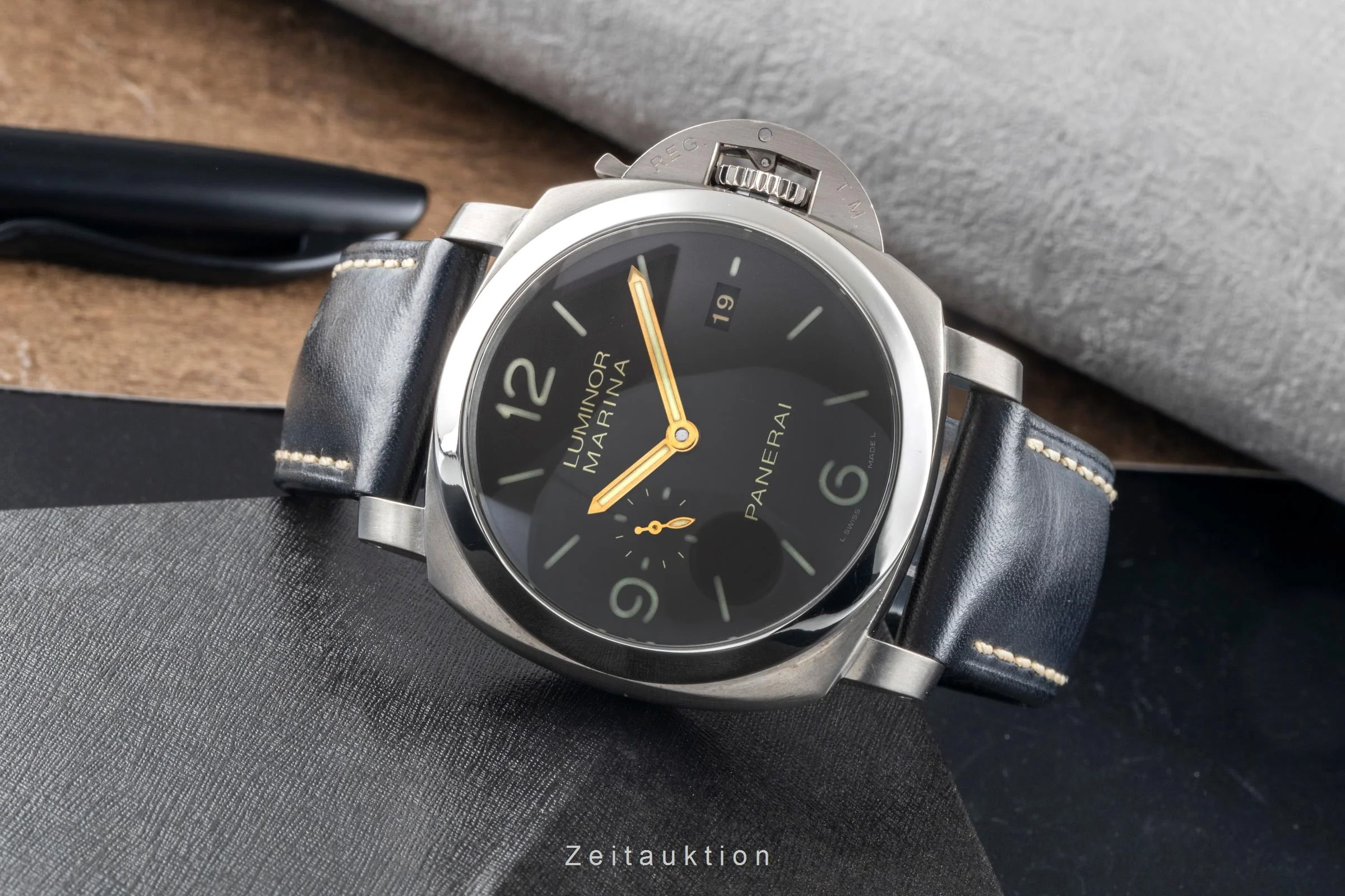 Panerai Luminor Marina titanium automatic men's watch PAM00351  [2505677] - Image 3
