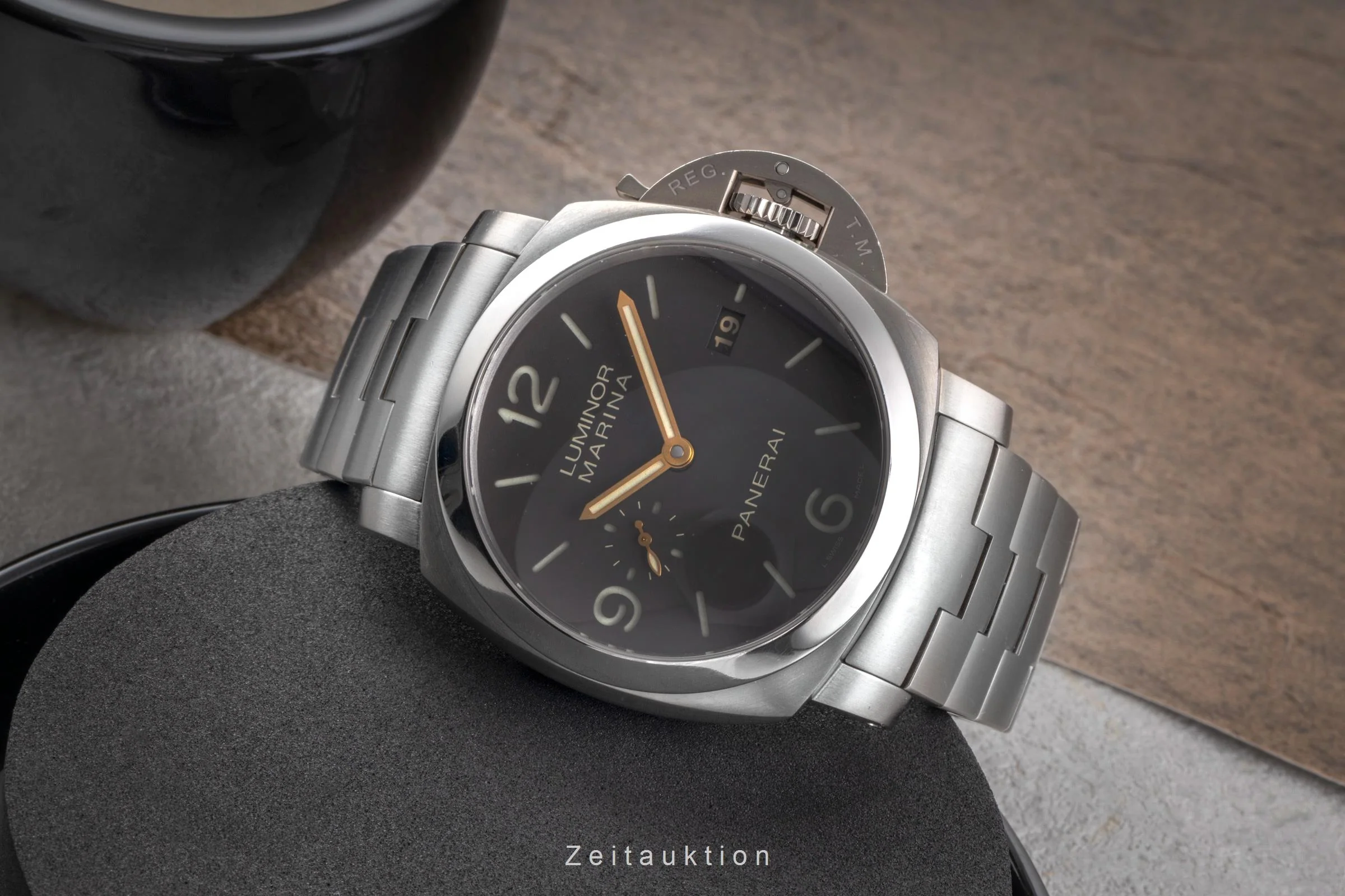 Panerai Luminor Marina titanium automatic men's watch PAM00352  [2504706] - Image 3