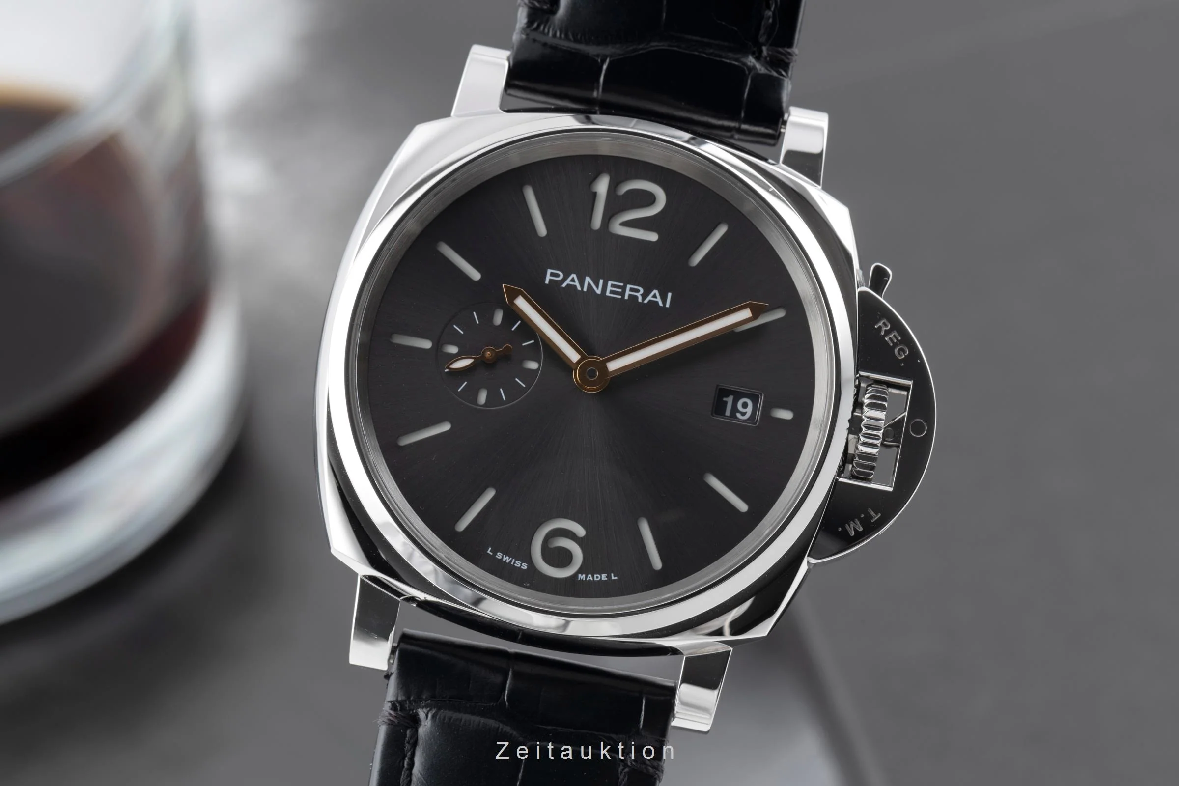 Panerai Luminor  steel automatic men's watch PAM01250 LP: 7400EUR  [2506769] - Image 2