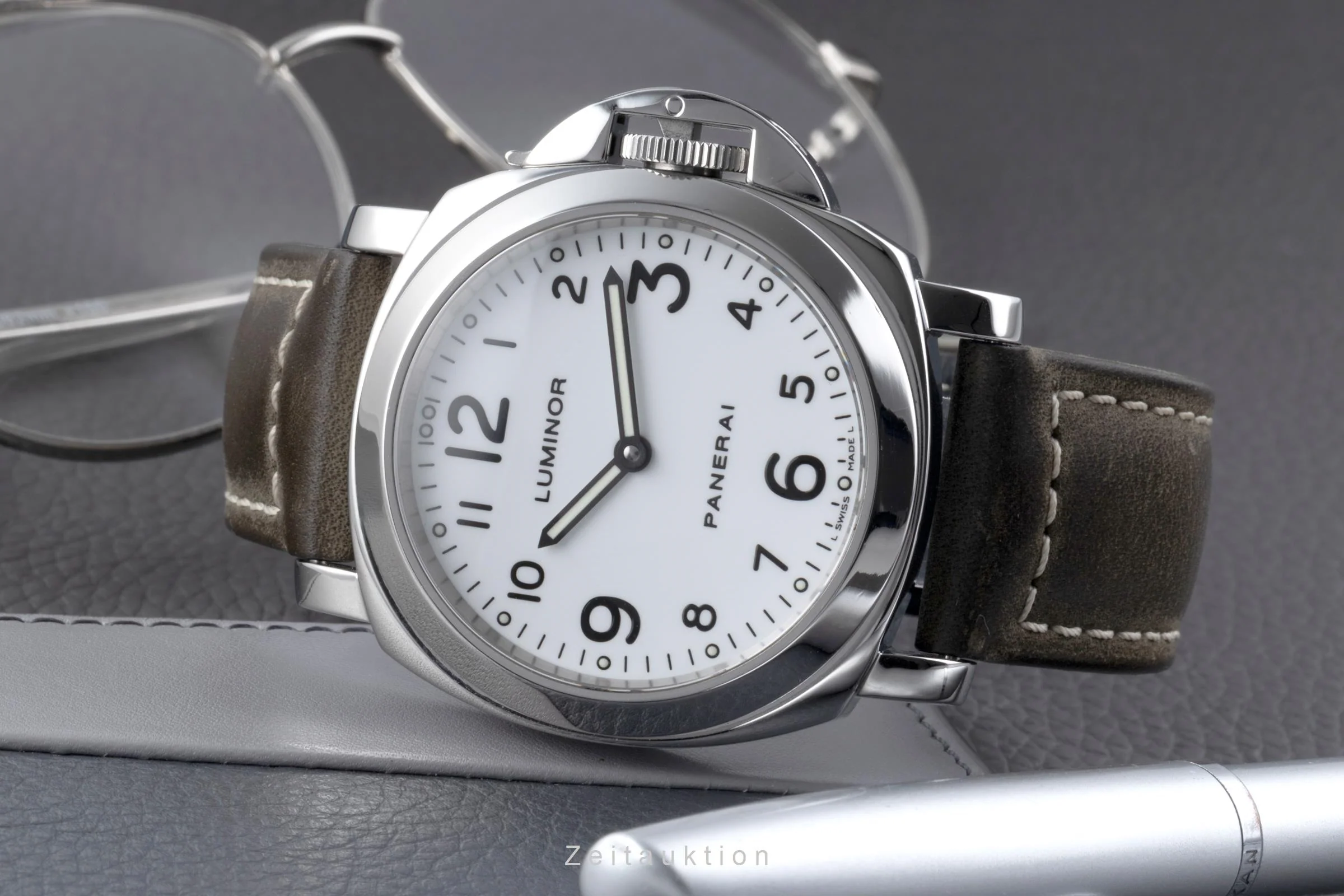 Panerai Luminor  steel manual winding men's watch PAM00010  [2506440] - Image 3