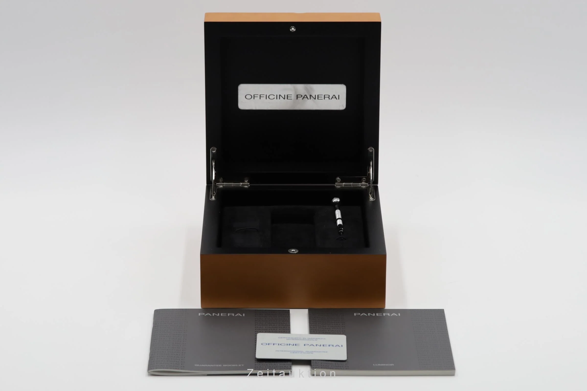 Panerai Luminor  steel manual winding men's watch PAM00112 LP: 5700EUR  [2504620] - Image 10