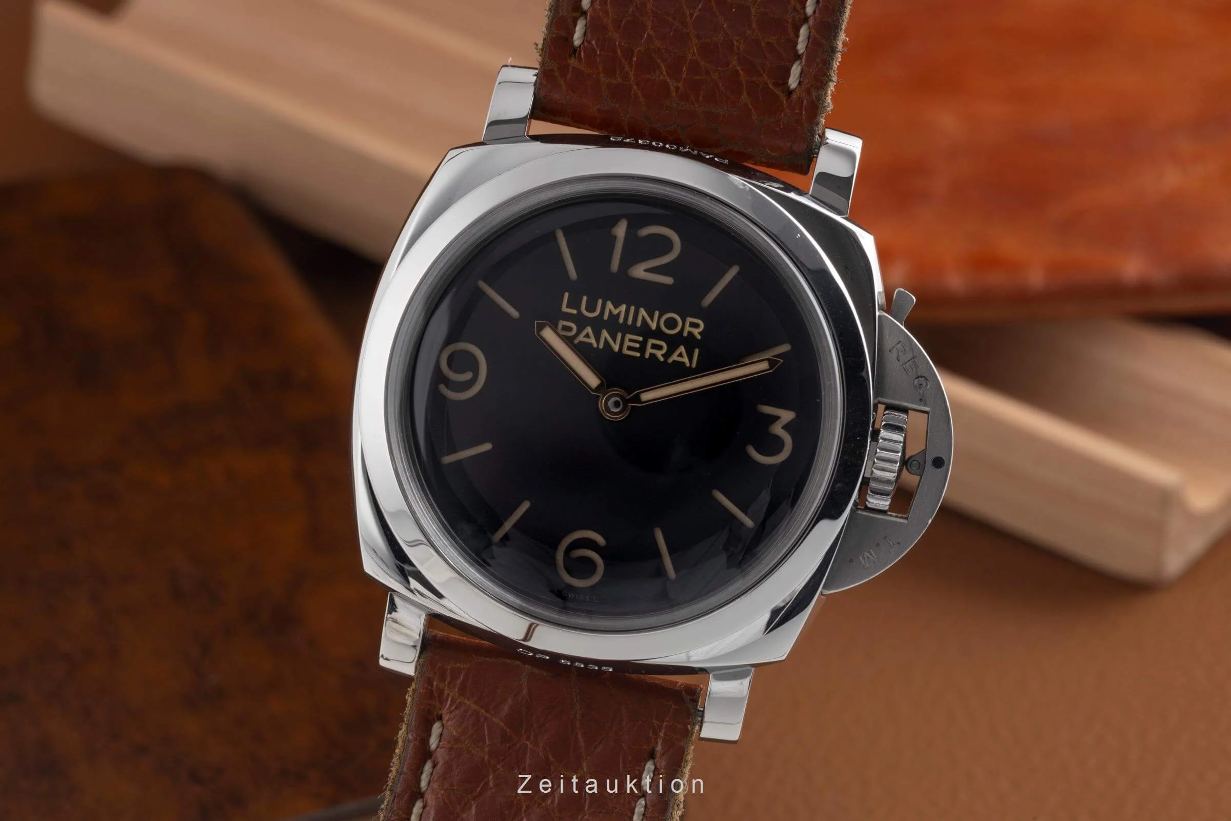 Panerai Luminor  steel manual winding men's watch PAM00372 LP: 10700EUR  [2501498] - Image 2