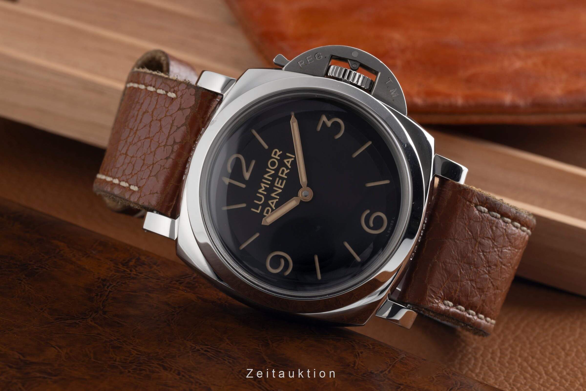 Panerai Luminor  steel manual winding men's watch PAM00372 LP: 10700EUR  [2501498] - Image 3