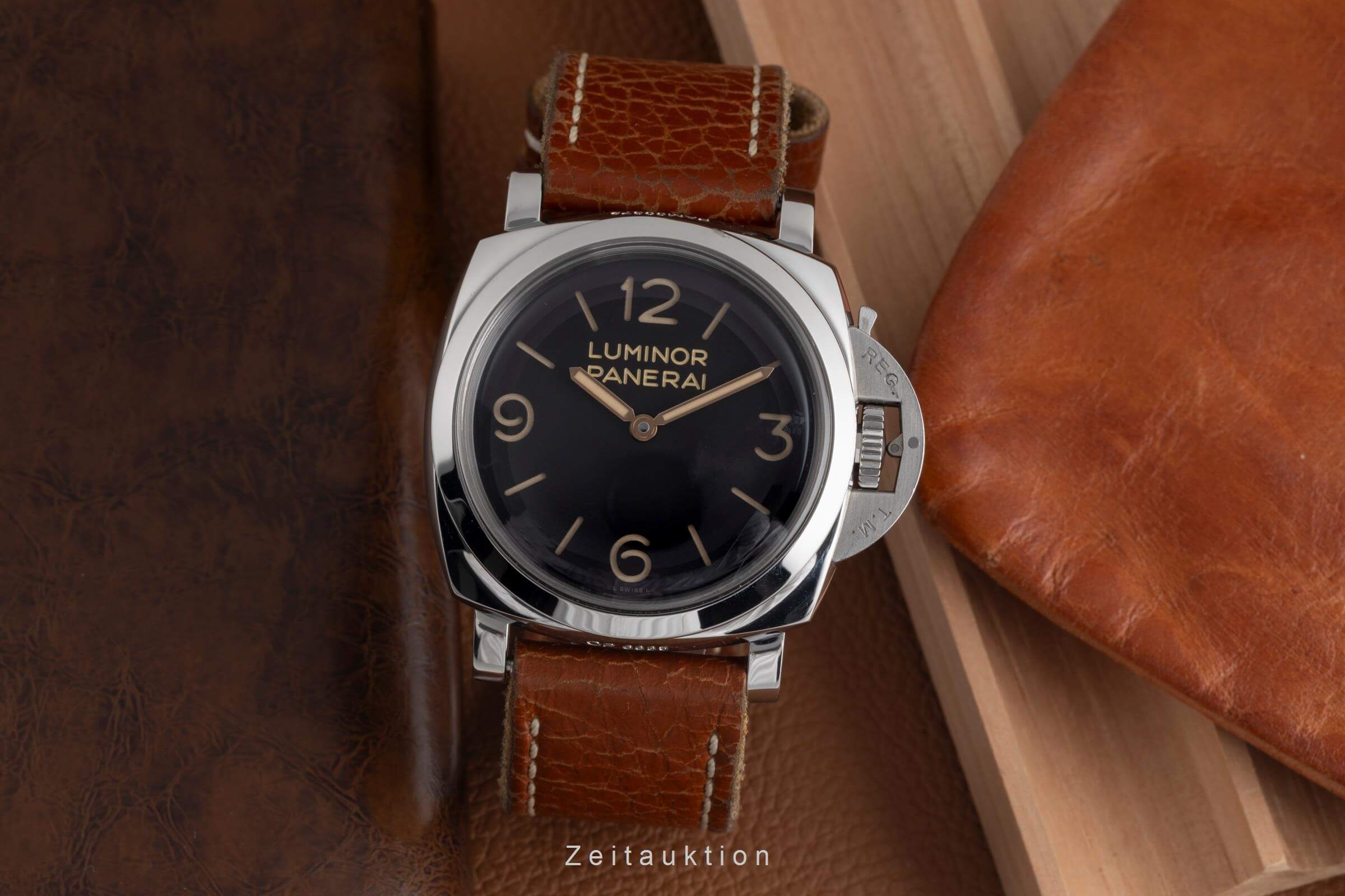 Panerai Luminor  steel manual winding men's watch PAM00372 LP: 10700EUR  [2501498] - Image 4