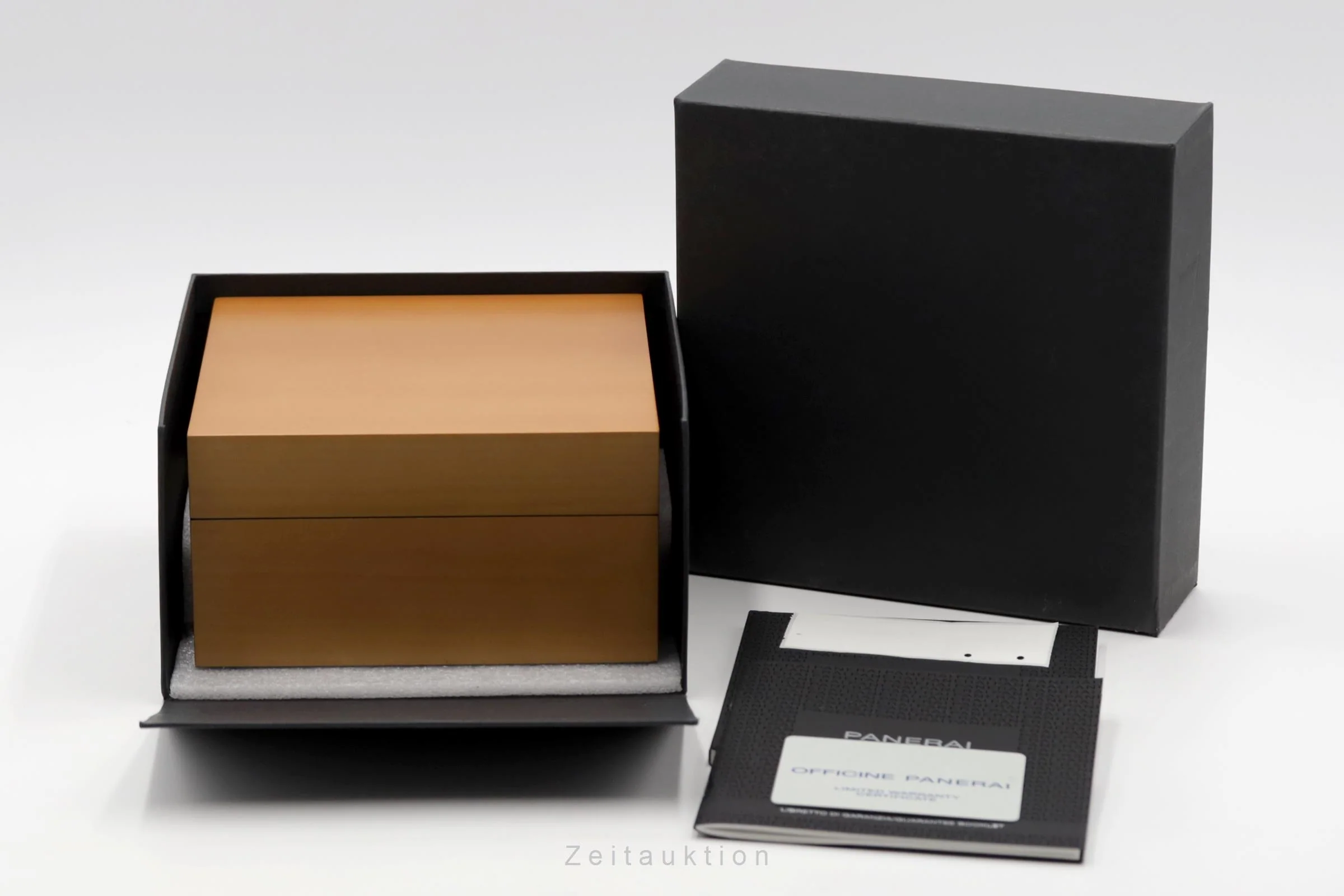Panerai Luminor  steel manual winding men's watch PAM00630  [2505634] - Image 9