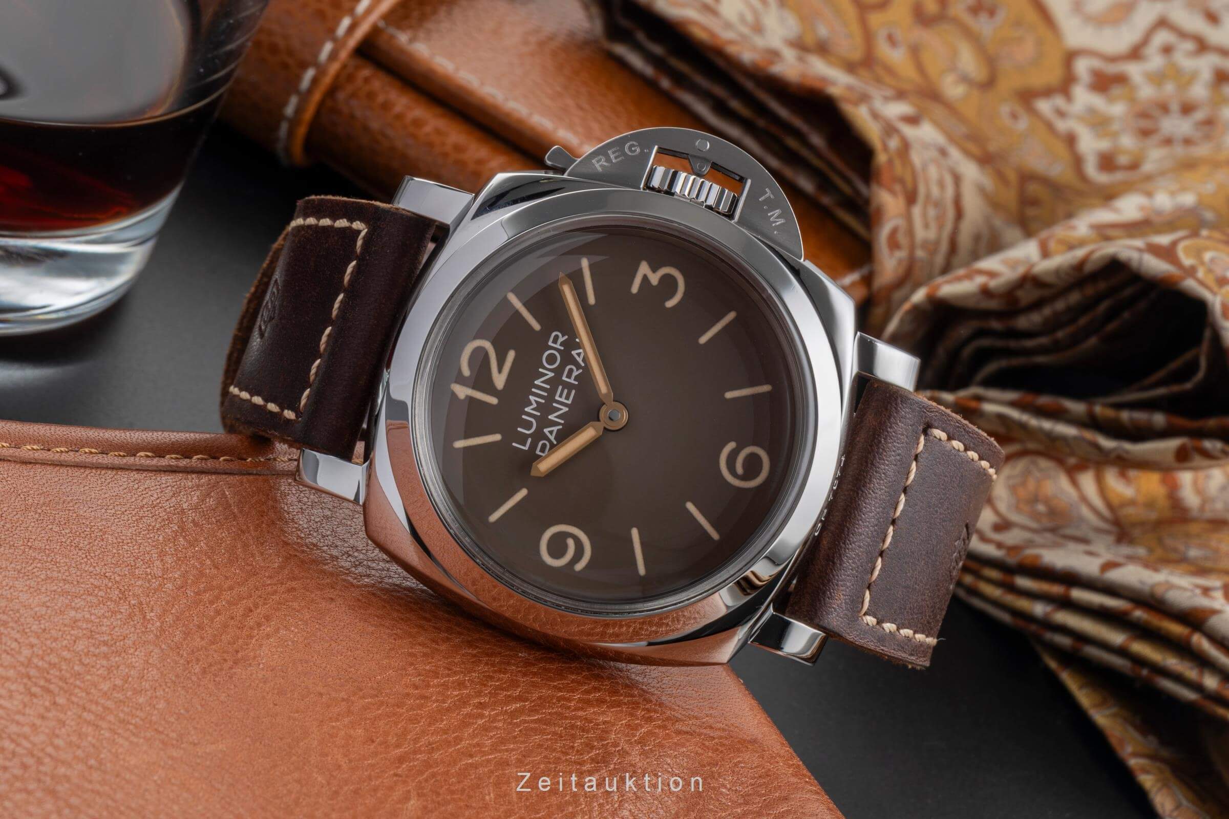 Panerai Luminor  steel manual winding men's watch PAM00663 LP: 10400EUR  [2501676] - Image 3