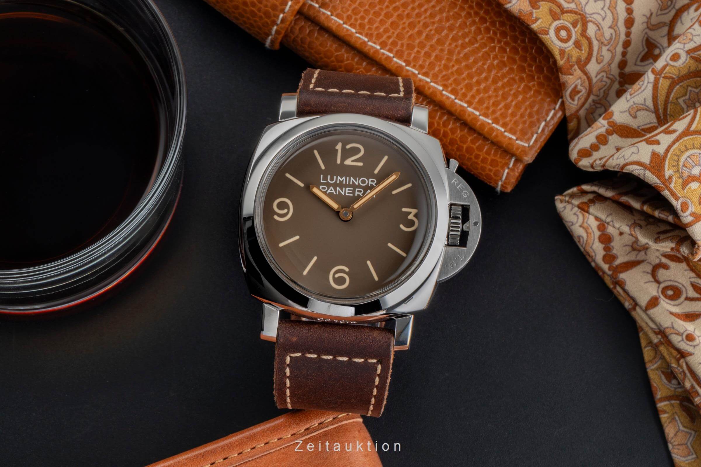 Panerai Luminor  steel manual winding men's watch PAM00663 LP: 10400EUR  [2501676] - Image 4