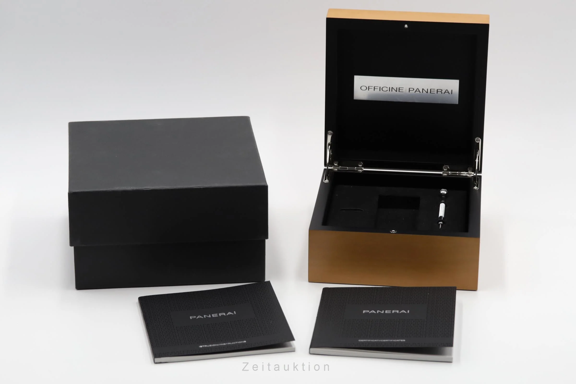 Panerai Luminor  steel manual winding men's watch PAM00795  [2504569] - Image 9