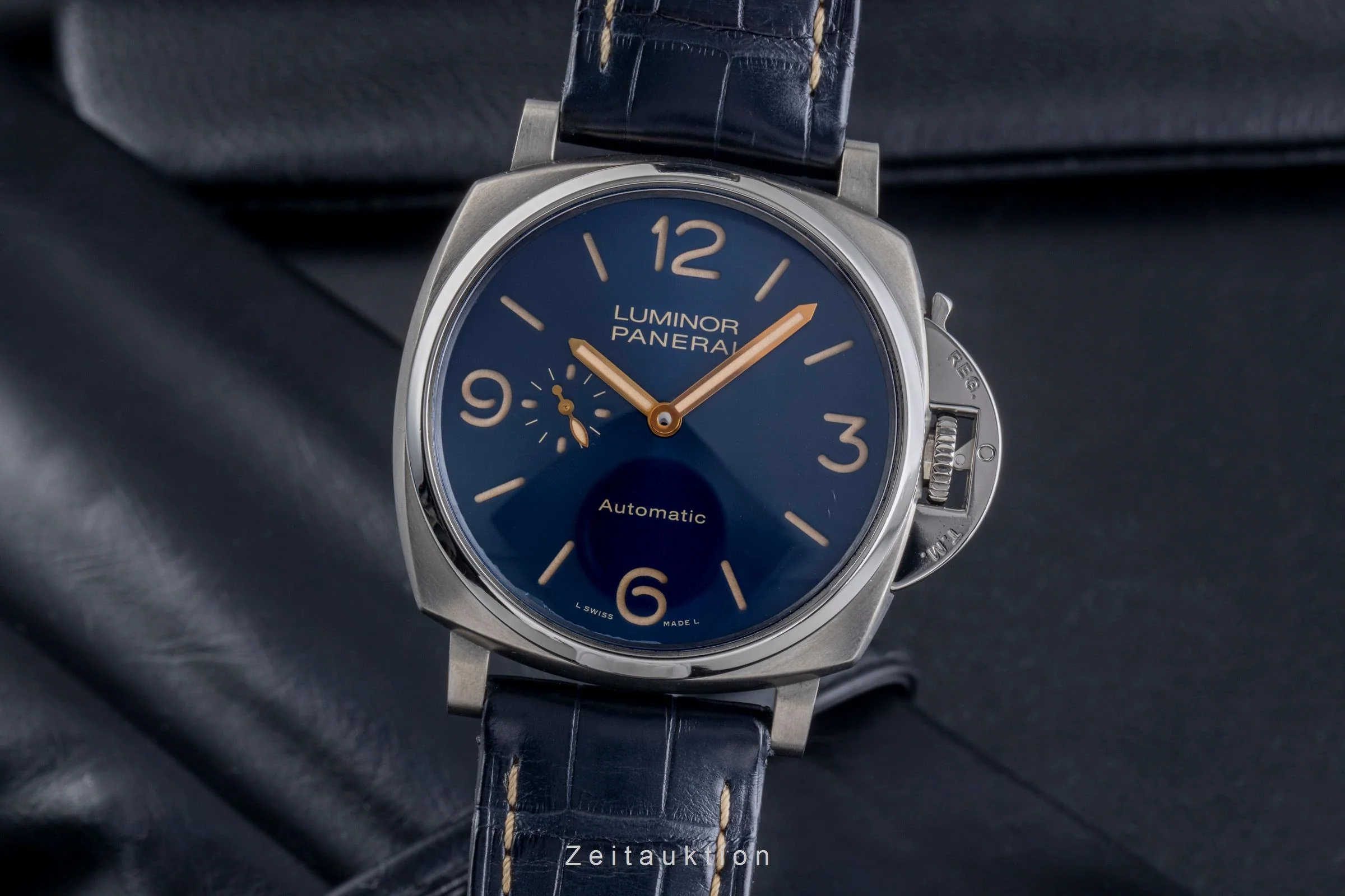 Panerai Luminor  titanium automatic men's watch PAM00729  [2506353] - Image 2