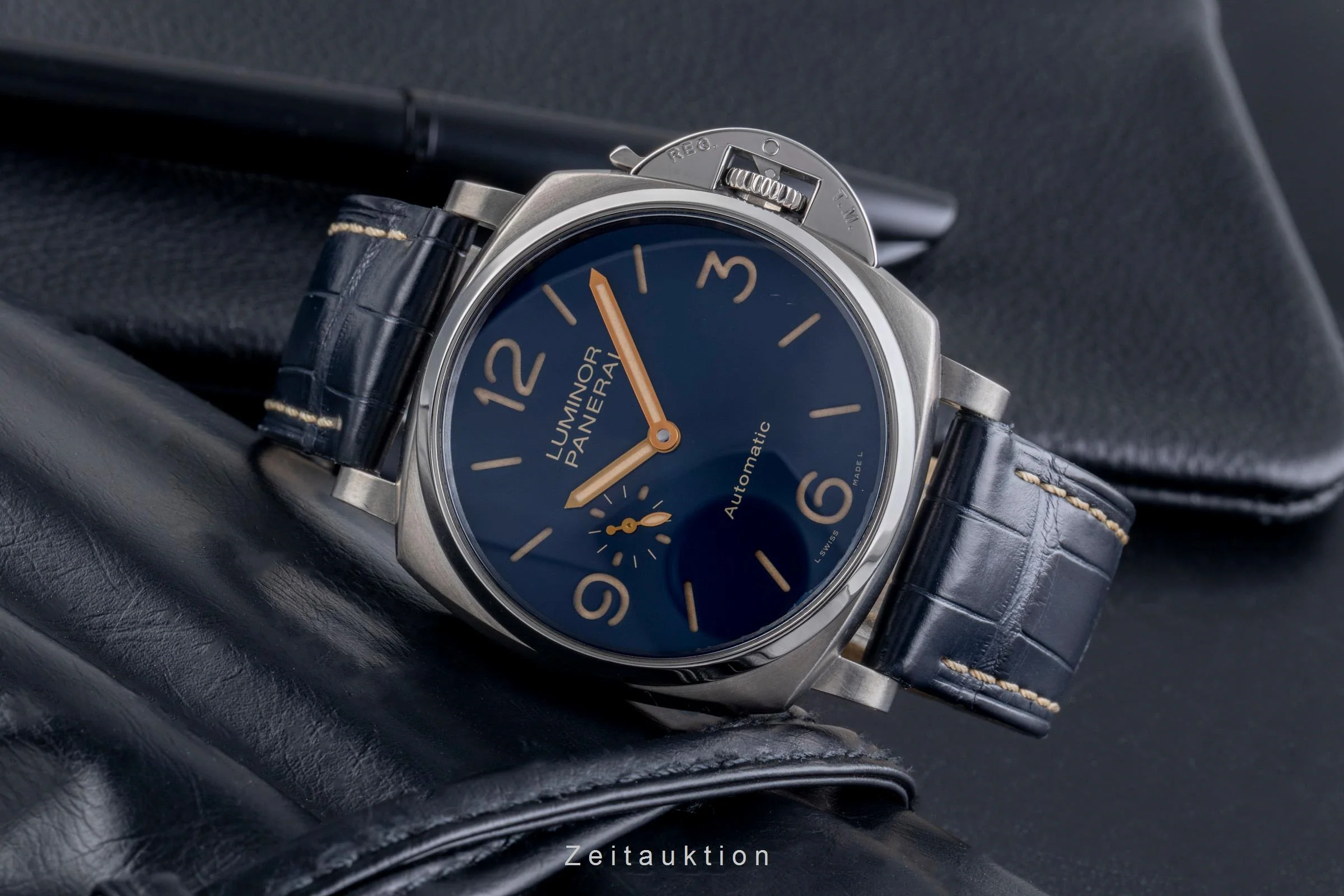 Panerai Luminor  titanium automatic men's watch PAM00729  [2506353] - Image 3