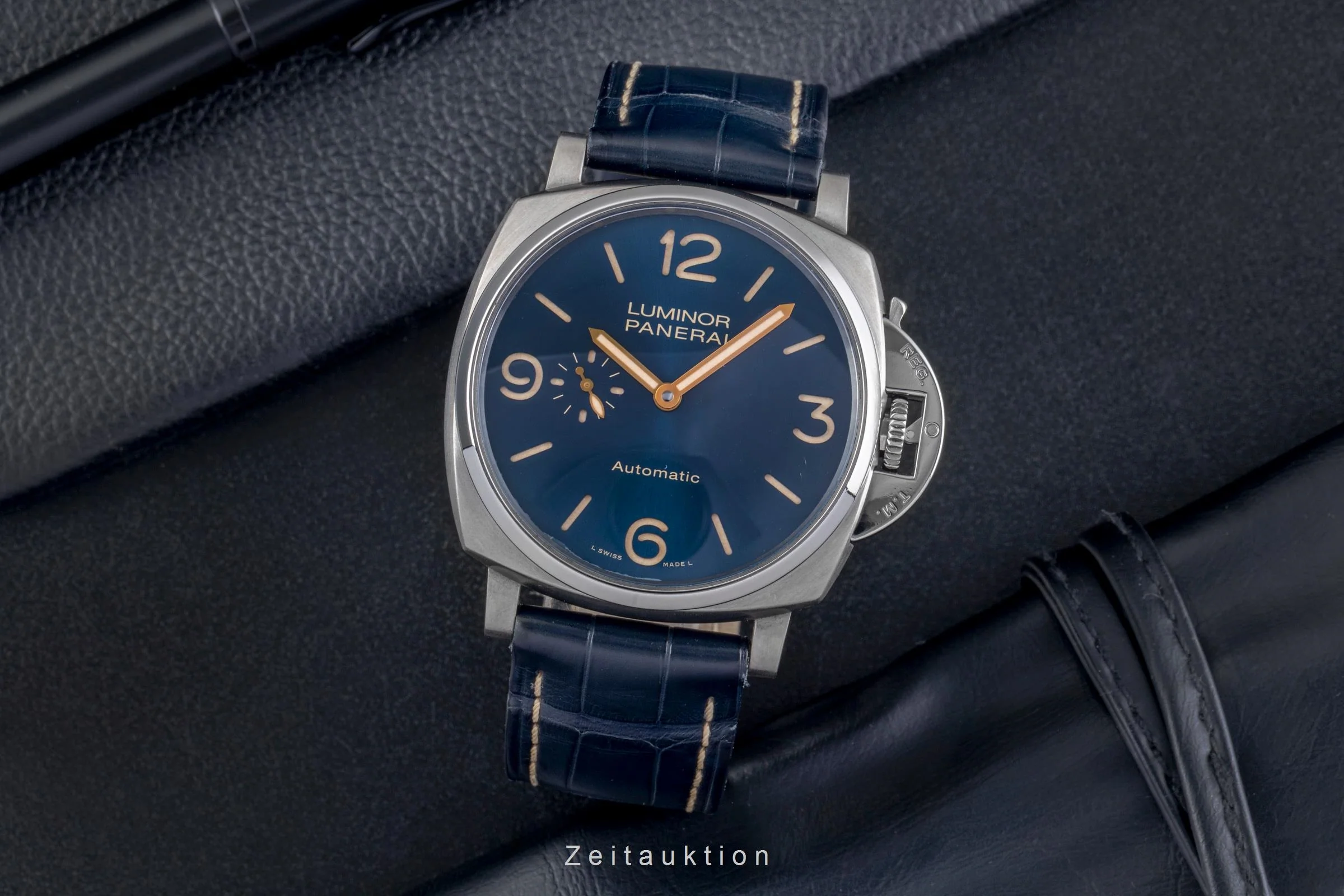 Panerai Luminor  titanium automatic men's watch PAM00729  [2506353] - Image 4