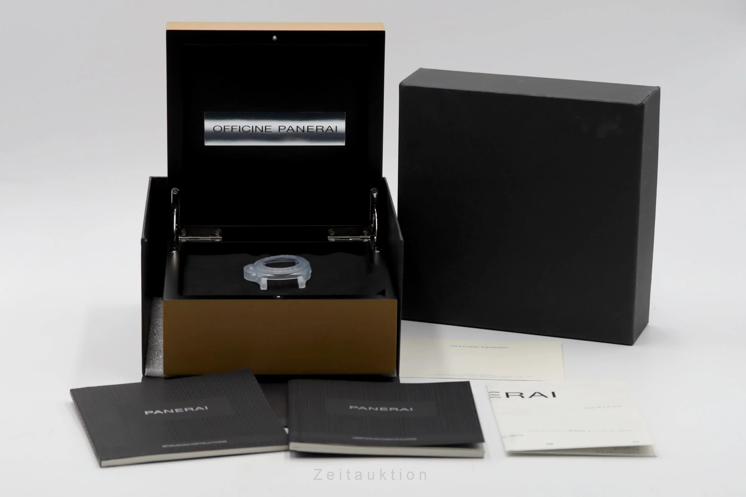 Panerai Luminor  titanium automatic men's watch PAM00729  [2506353] - Image 9