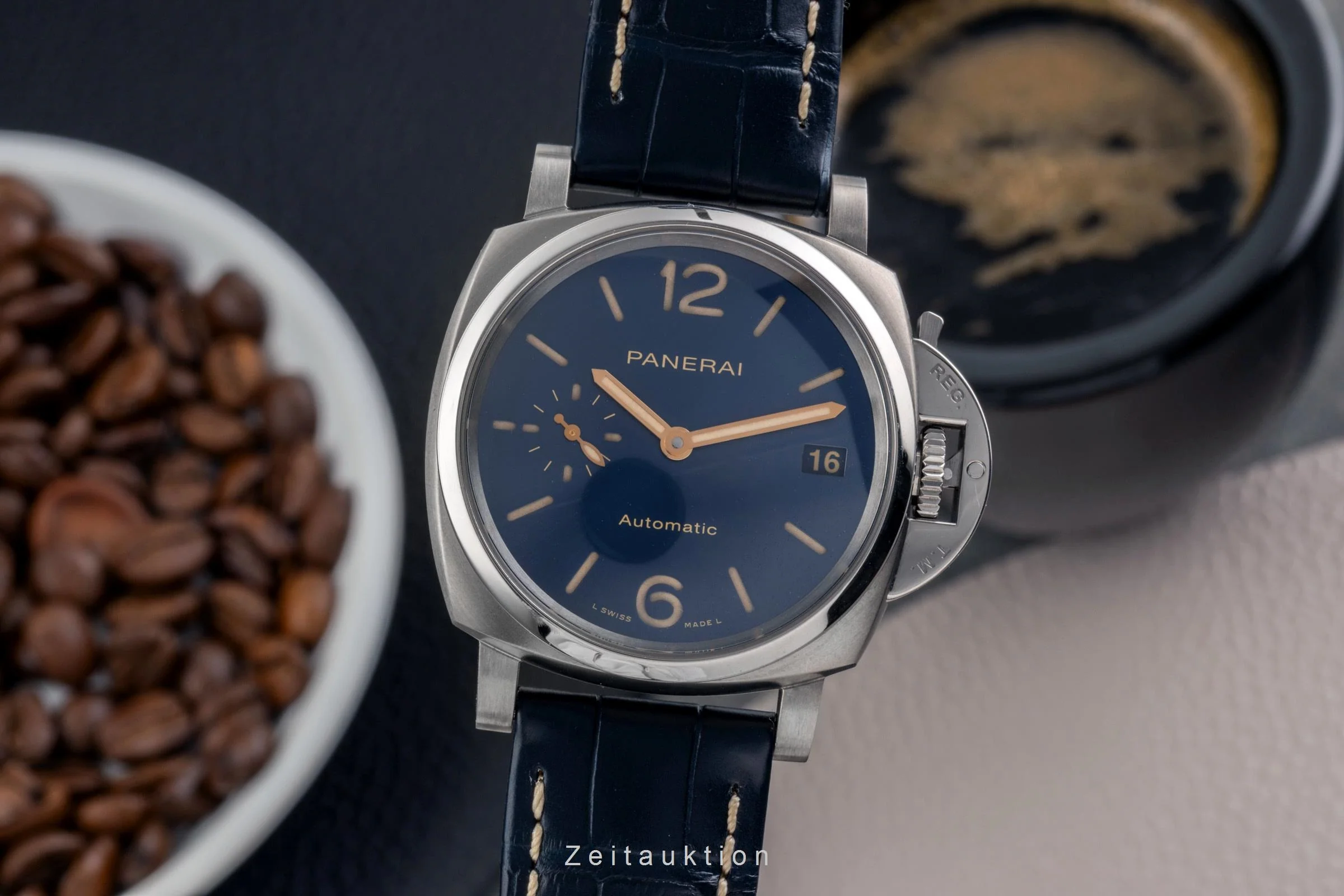 Panerai Luminor  titanium automatic men's watch PAM00926  [2503072] - Image 2