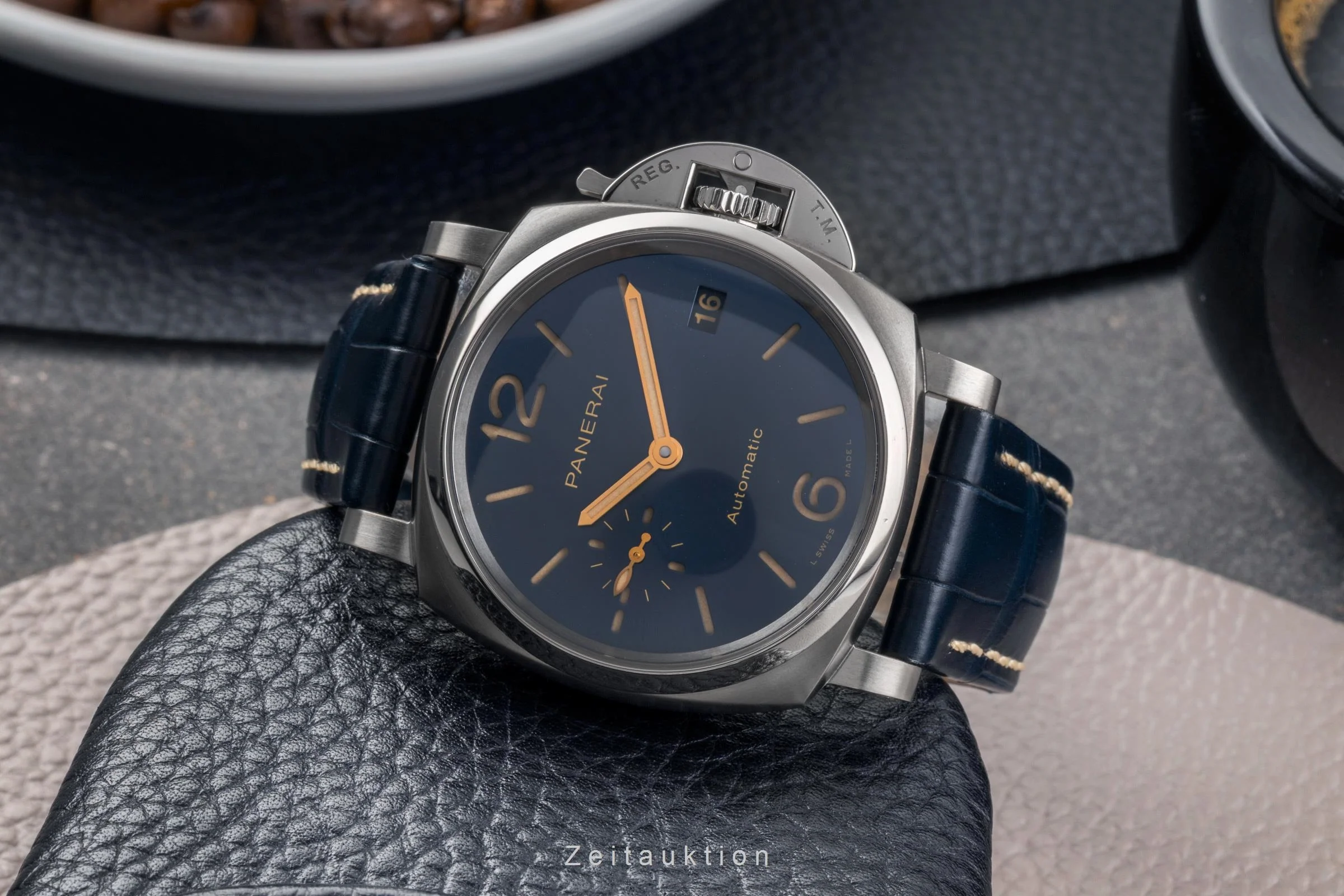Panerai Luminor  titanium automatic men's watch PAM00926  [2503072] - Image 3