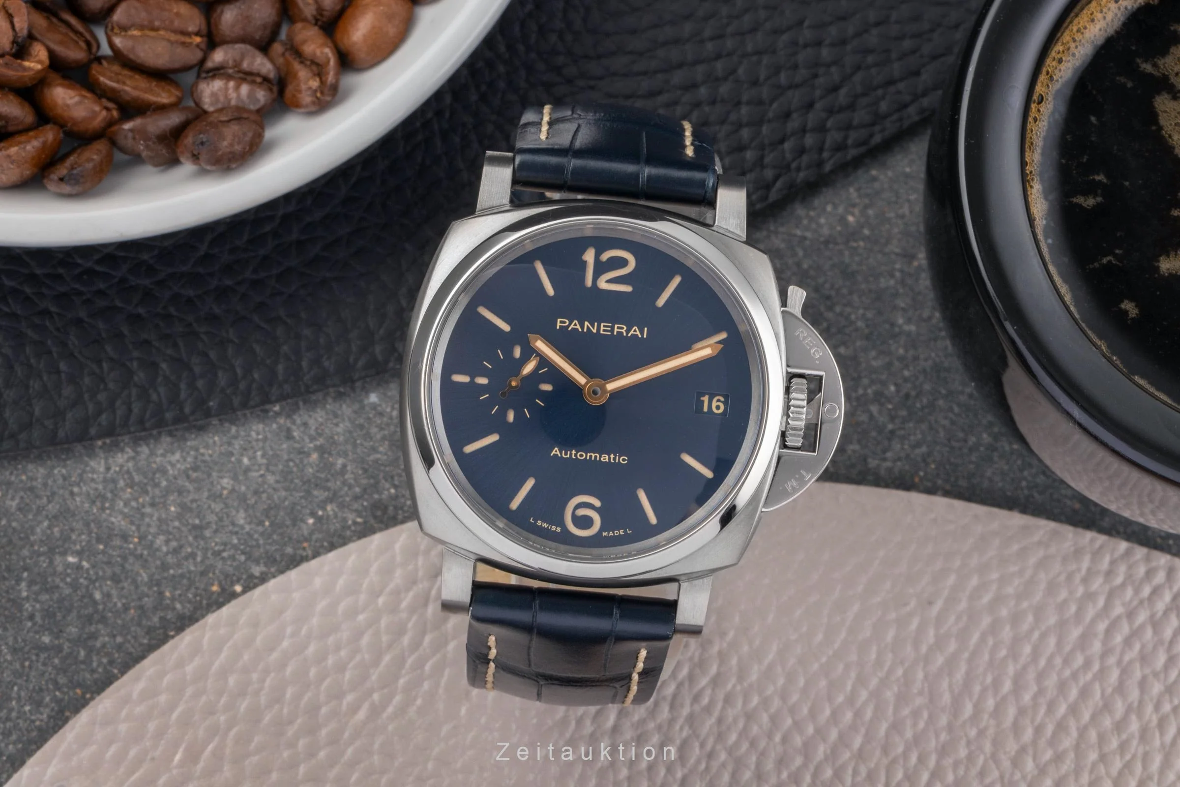 Panerai Luminor  titanium automatic men's watch PAM00926  [2503072] - Image 4