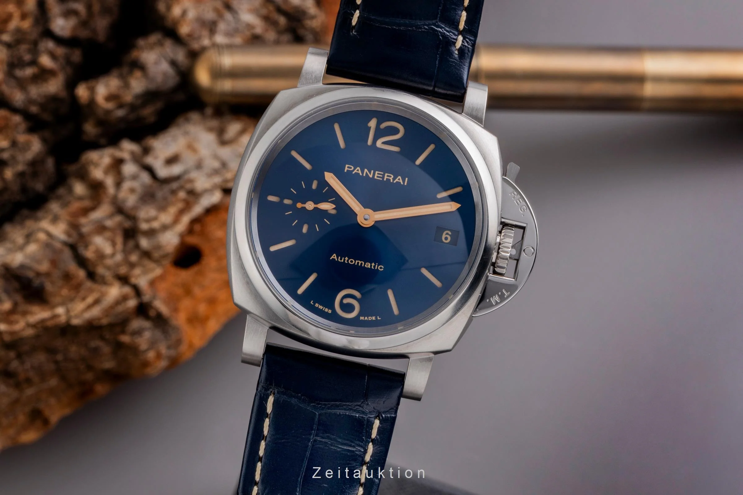 Panerai Luminor  titanium automatic men's watch PAM00926  [2507381] - Image 2