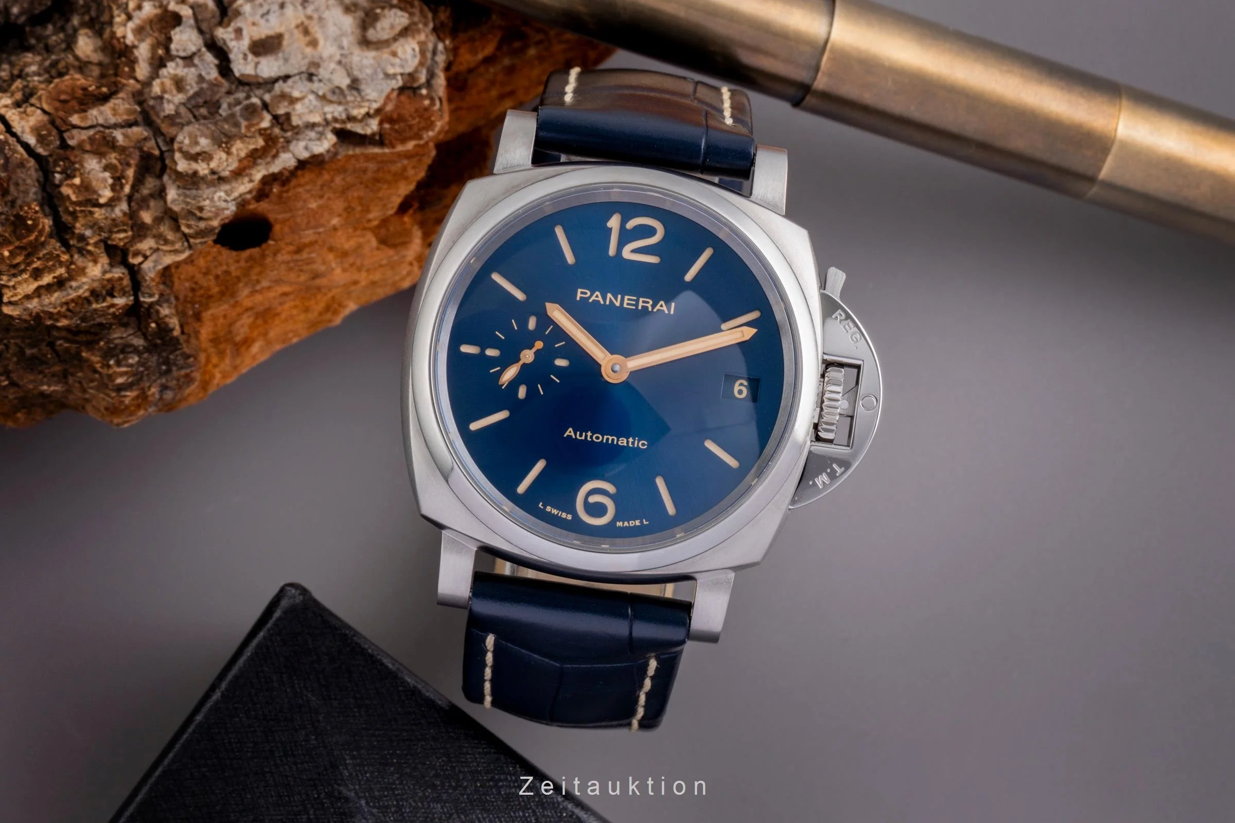 Panerai Luminor  titanium automatic men's watch PAM00926  [2507381] - Image 4
