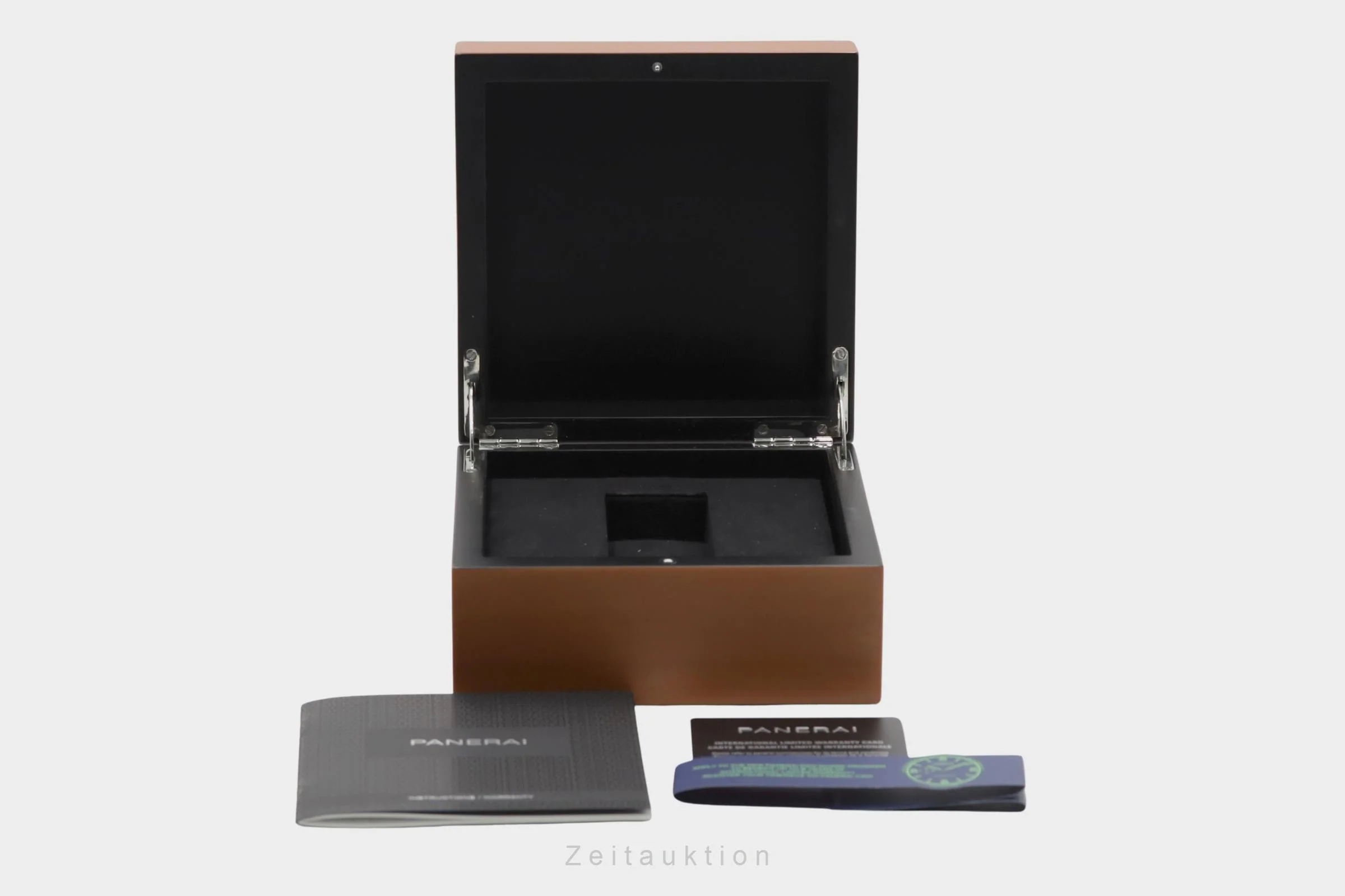 Panerai Luminor  titanium automatic men's watch PAM00926  [2507381] - Image 9