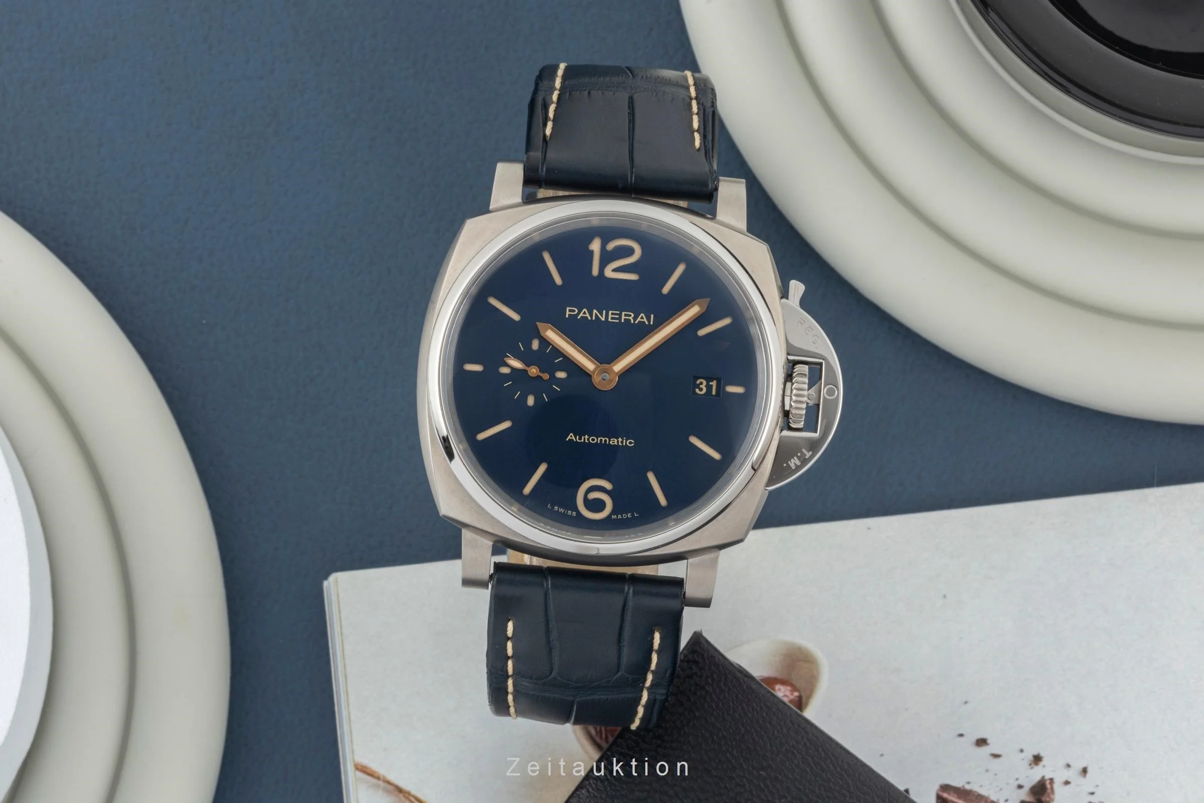 Panerai Luminor  titanium automatic men's watch PAM00927 LP: 7400EUR  [2401641] - Image 3