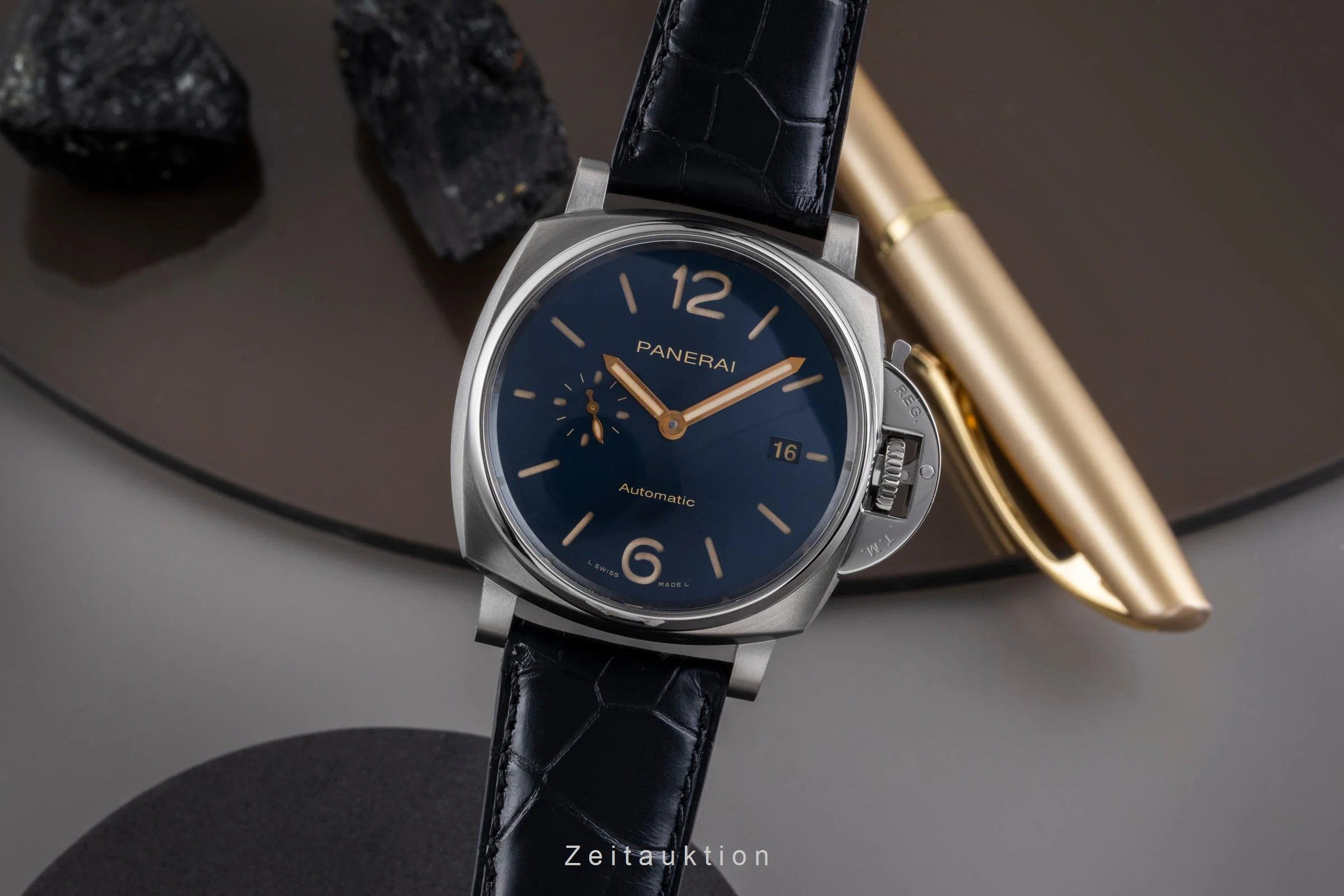 Panerai Luminor  titanium automatic men's watch PAM00927 LP: 7400EUR  [2506608] - Image 2