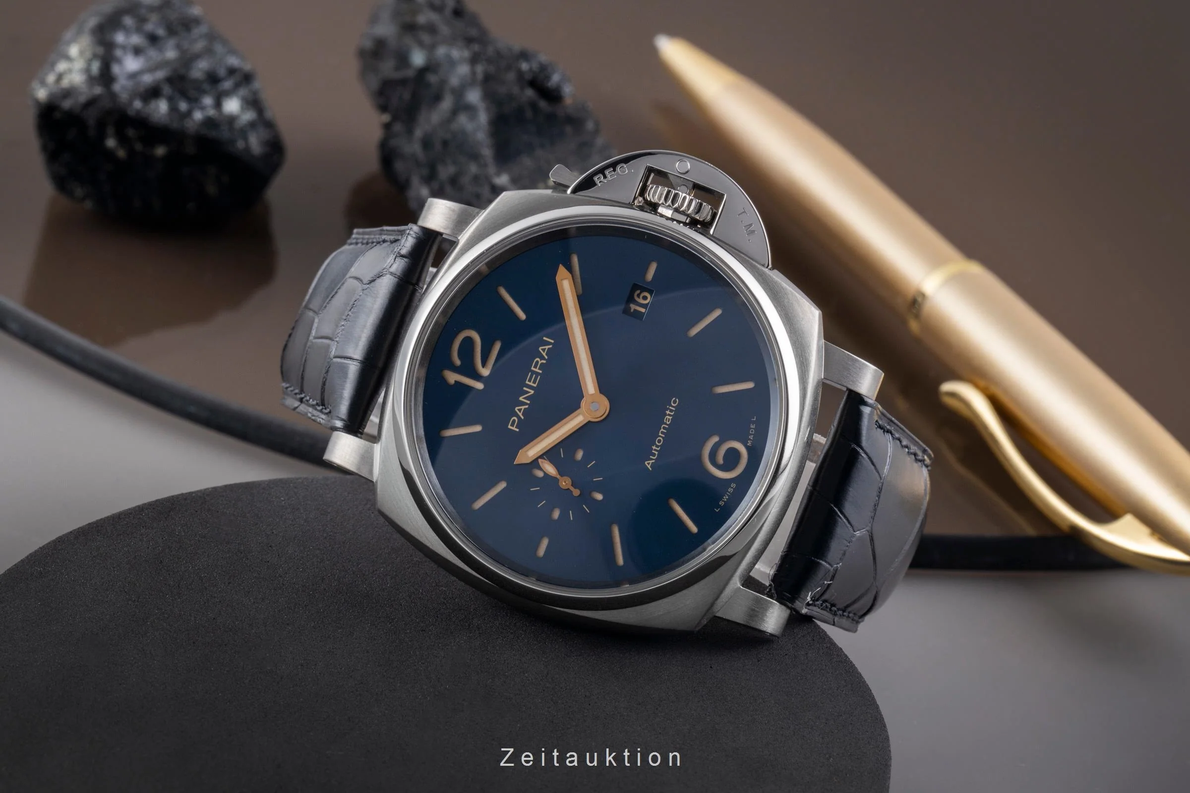 Panerai Luminor  titanium automatic men's watch PAM00927 LP: 7400EUR  [2506608] - Image 3