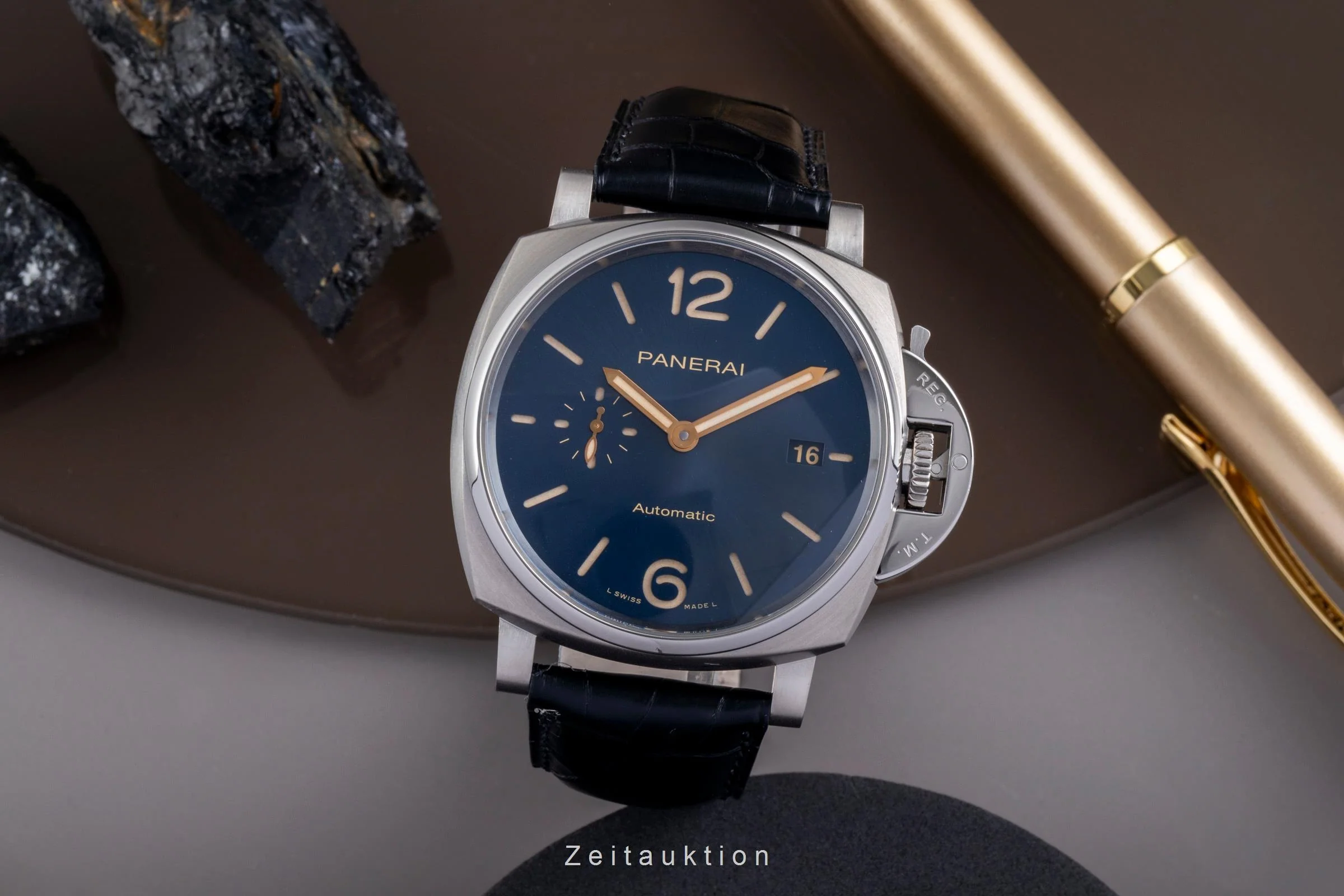 Panerai Luminor  titanium automatic men's watch PAM00927 LP: 7400EUR  [2506608] - Image 4