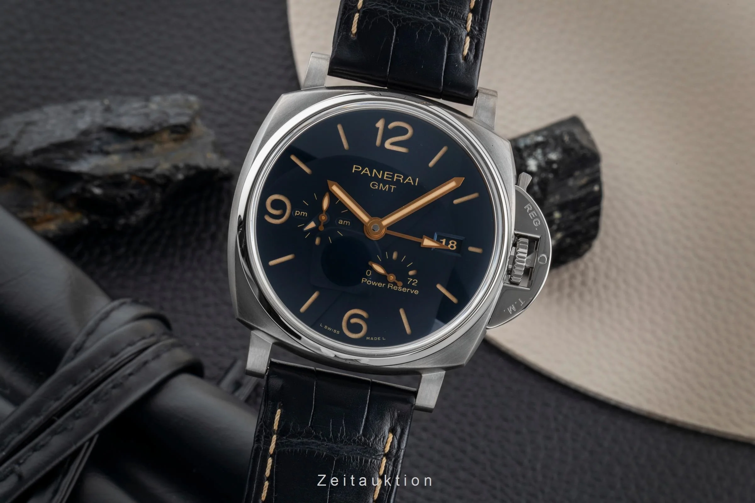 Panerai Luminor  titanium automatic men's watch PAM00964  [2600760] - Image 2