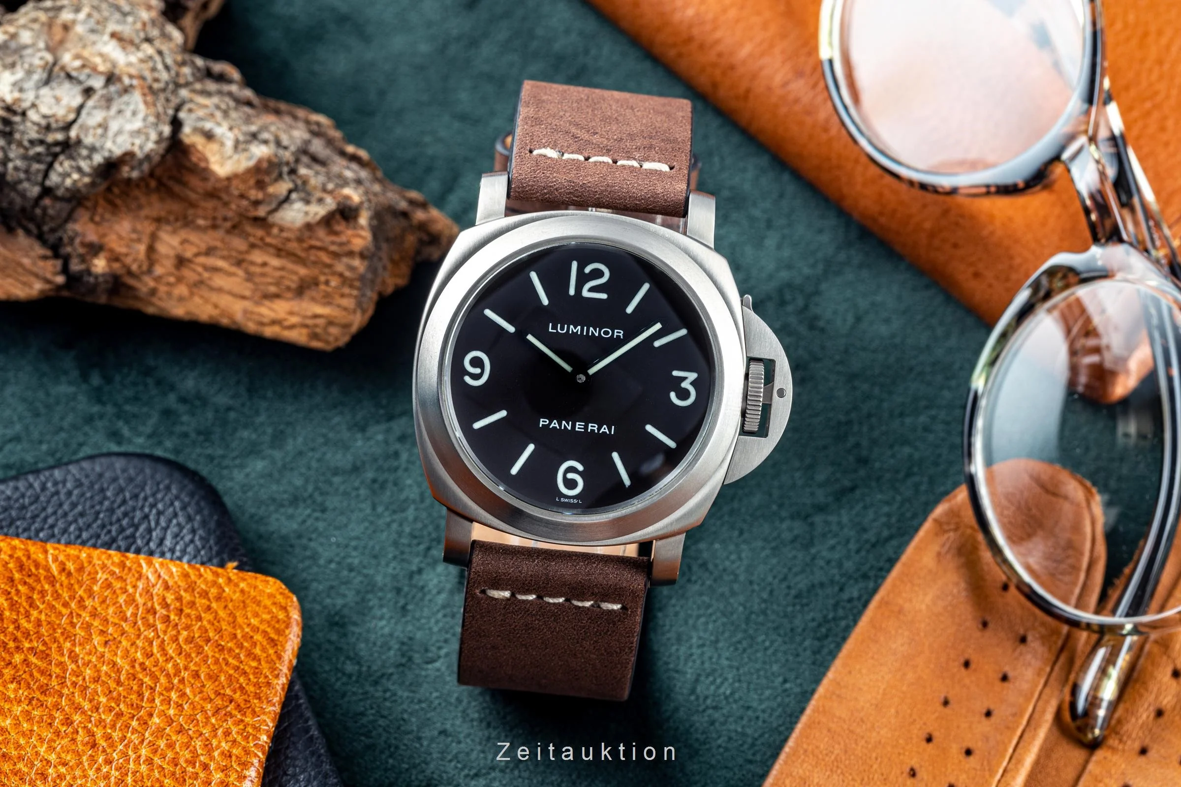 Panerai Luminor  titanium manual winding men's watch PAM00116  [2203217] - Image 3