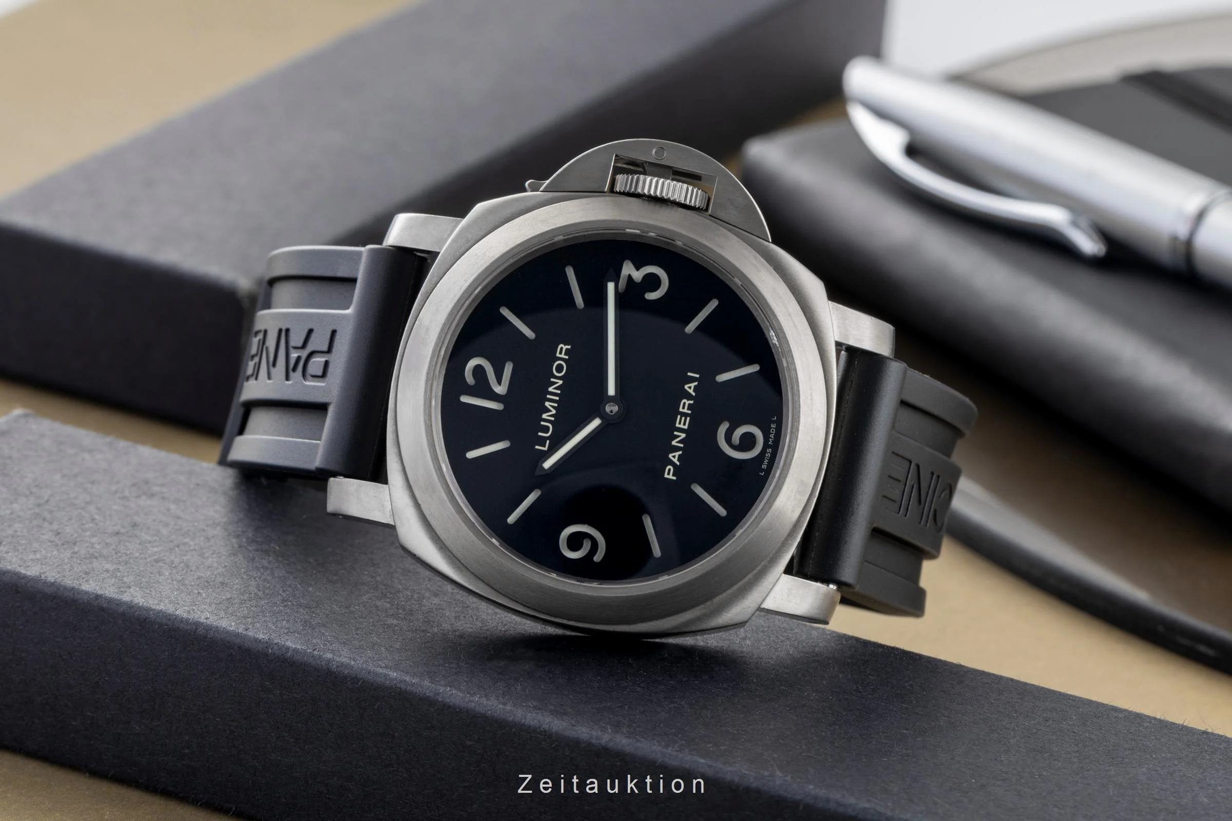 Panerai Luminor  titanium manual winding men's watch PAM00176  [2502322] - Image 3