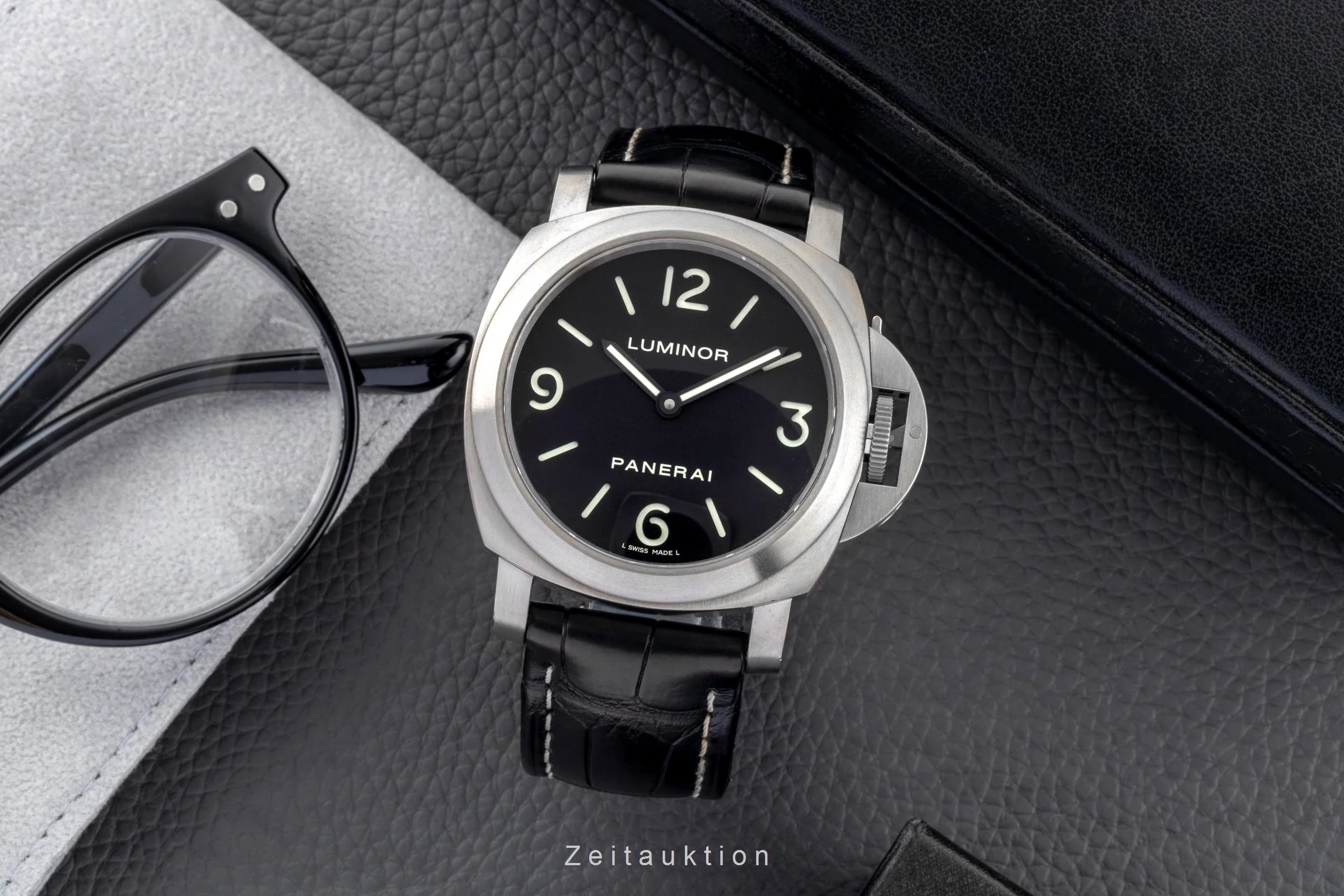 Panerai Luminor  titanium manual winding men's watch PAM00176 LP: 5700EUR  [2600219] - Image 4