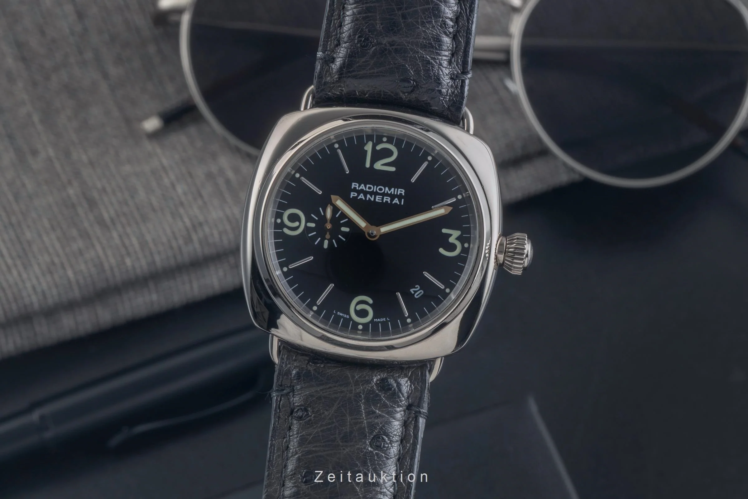 Panerai Radiomir 18 ct white gold manual winding men's watch PAM00062 LP: 18500EUR  [2501342] - Image 2