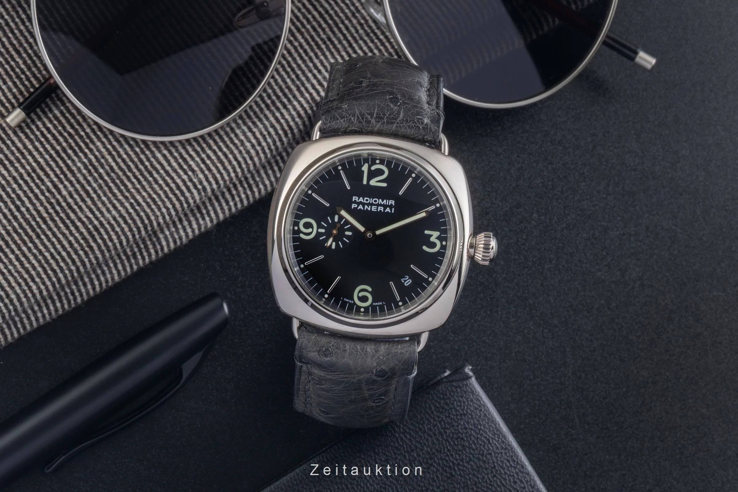 Panerai Radiomir 18 ct white gold manual winding men's watch PAM00062 LP: 18500EUR  [2501342] - Image 4