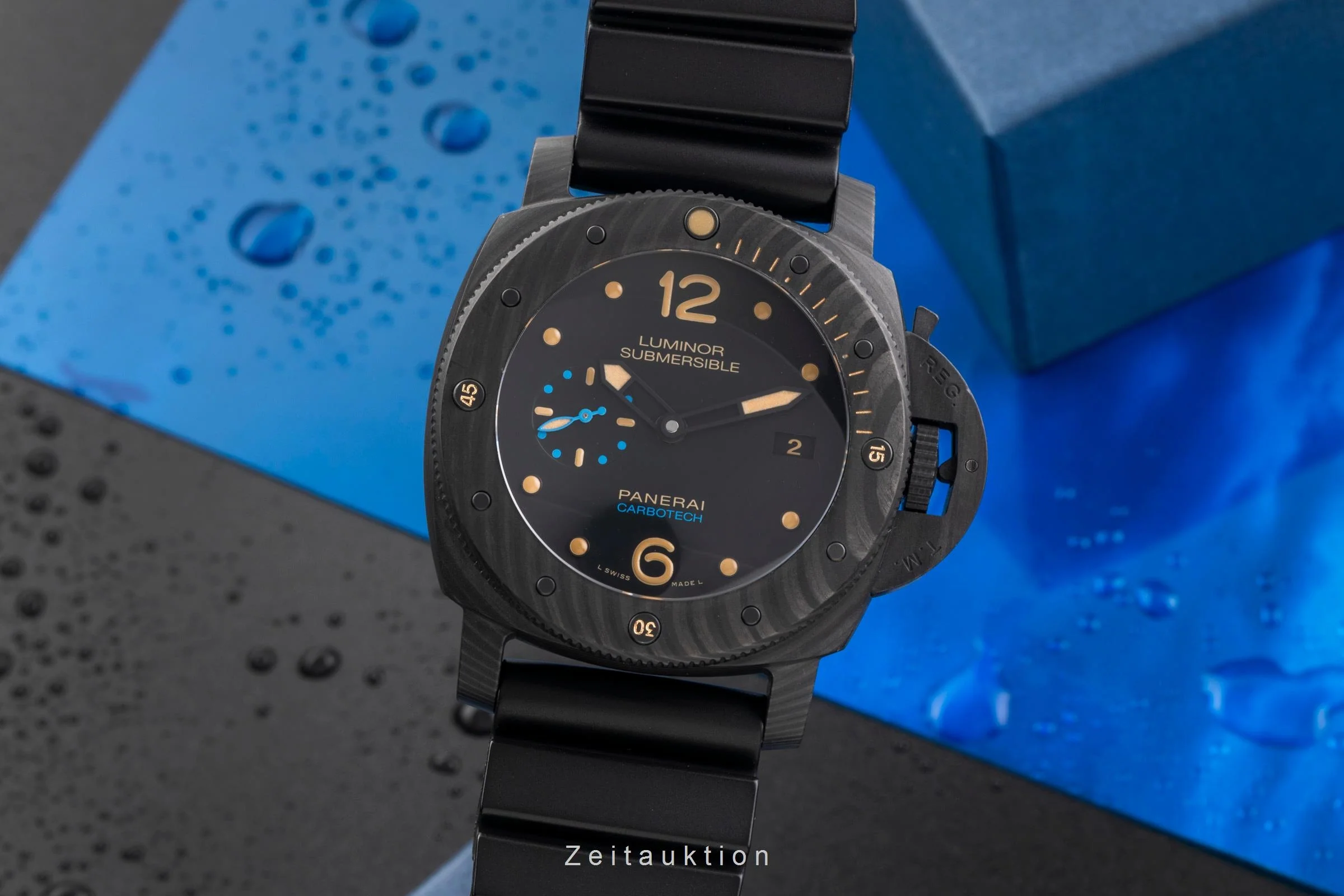 Panerai Submersible carbon automatic men's watch PAM00616  [2502885] - Image 2
