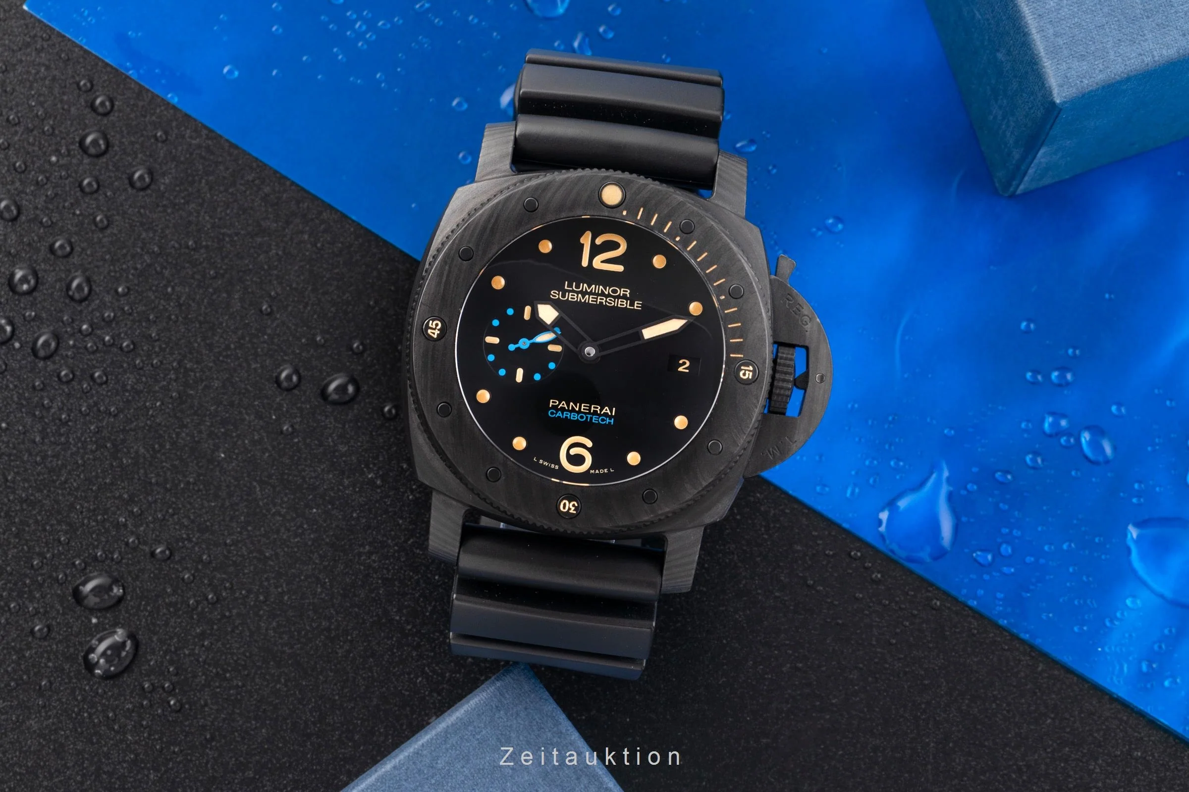 Panerai Submersible carbon automatic men's watch PAM00616  [2502885] - Image 4