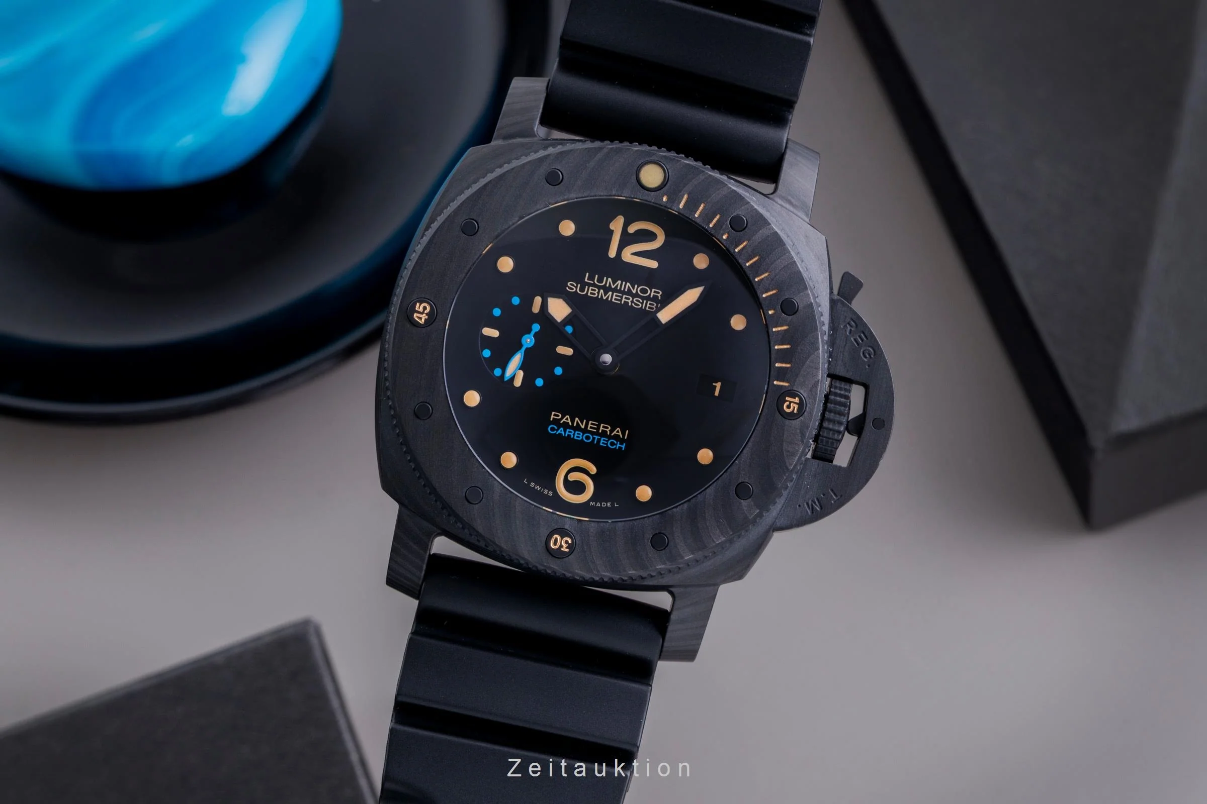 Panerai Submersible carbon automatic men's watch PAM00616  [2600313] - Image 2