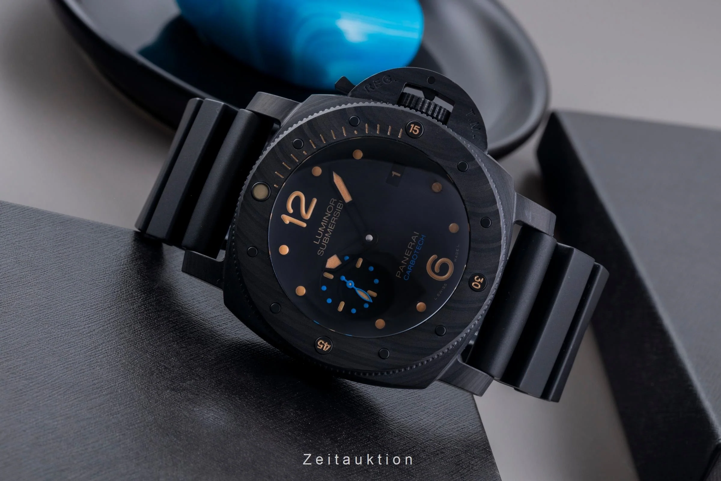 Panerai Submersible carbon automatic men's watch PAM00616  [2600313] - Image 3