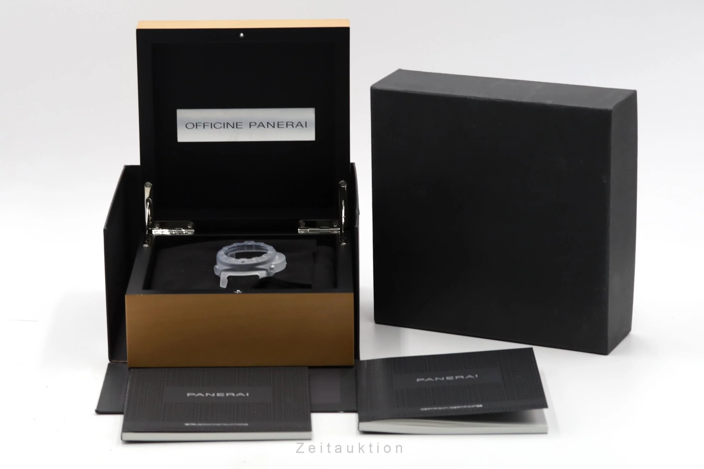 Panerai Submersible carbon automatic men's watch PAM00616  [2600313] - Image 9