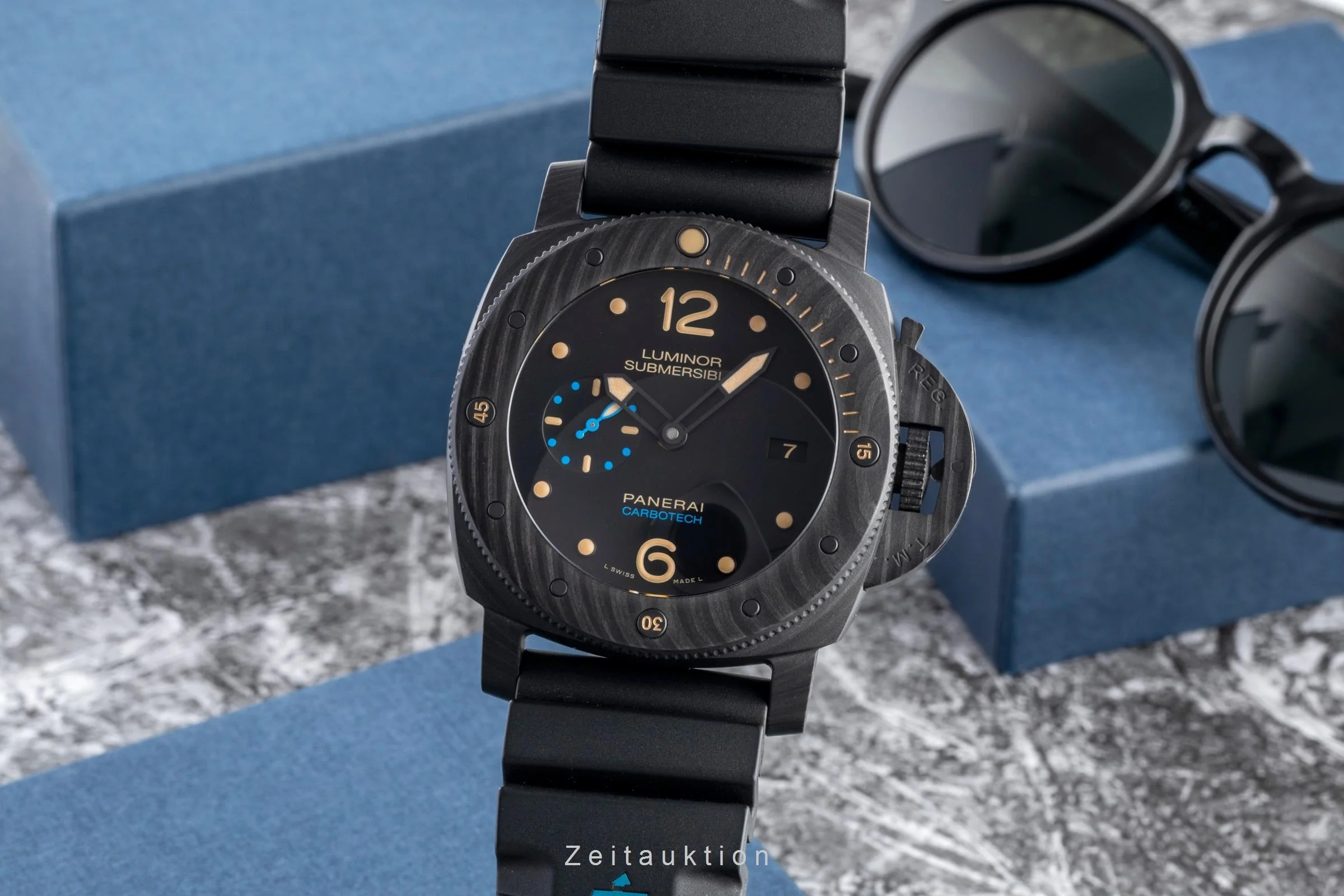 Panerai Submersible carbon automatic men's watch PAM00616 LP: 19500EUR  [2601125] - Image 2