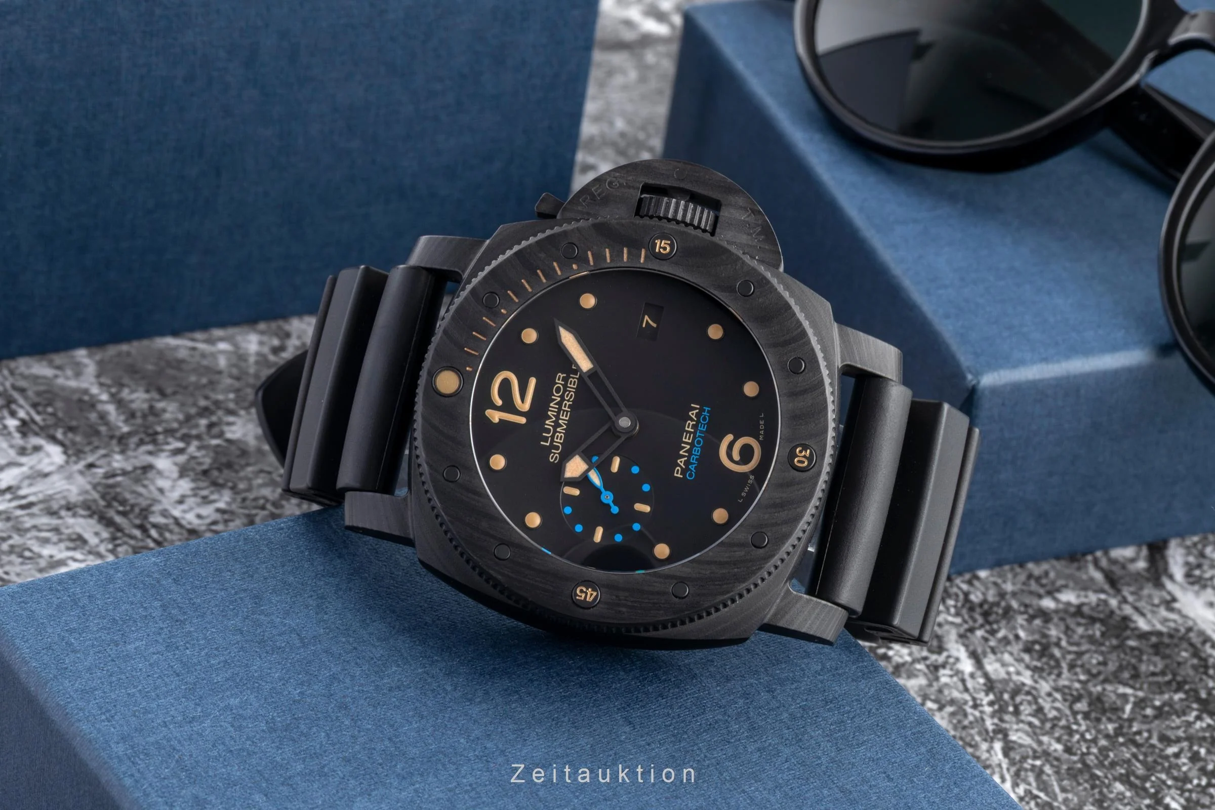 Panerai Submersible carbon automatic men's watch PAM00616 LP: 19500EUR  [2601125] - Image 3