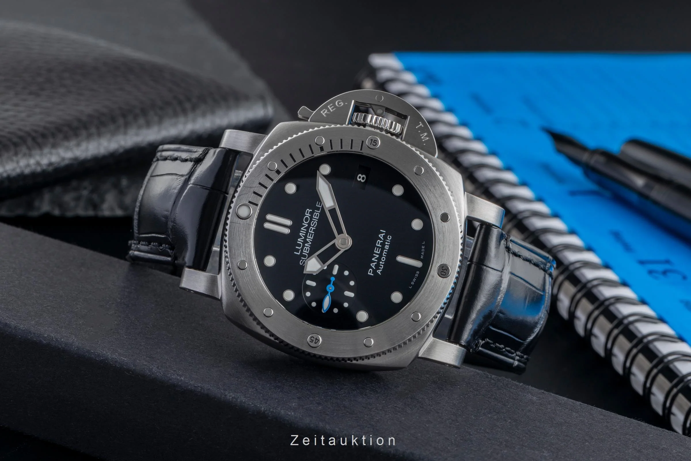 Panerai Submersible steel automatic men's watch PAM00682  [2502804] - Image 3