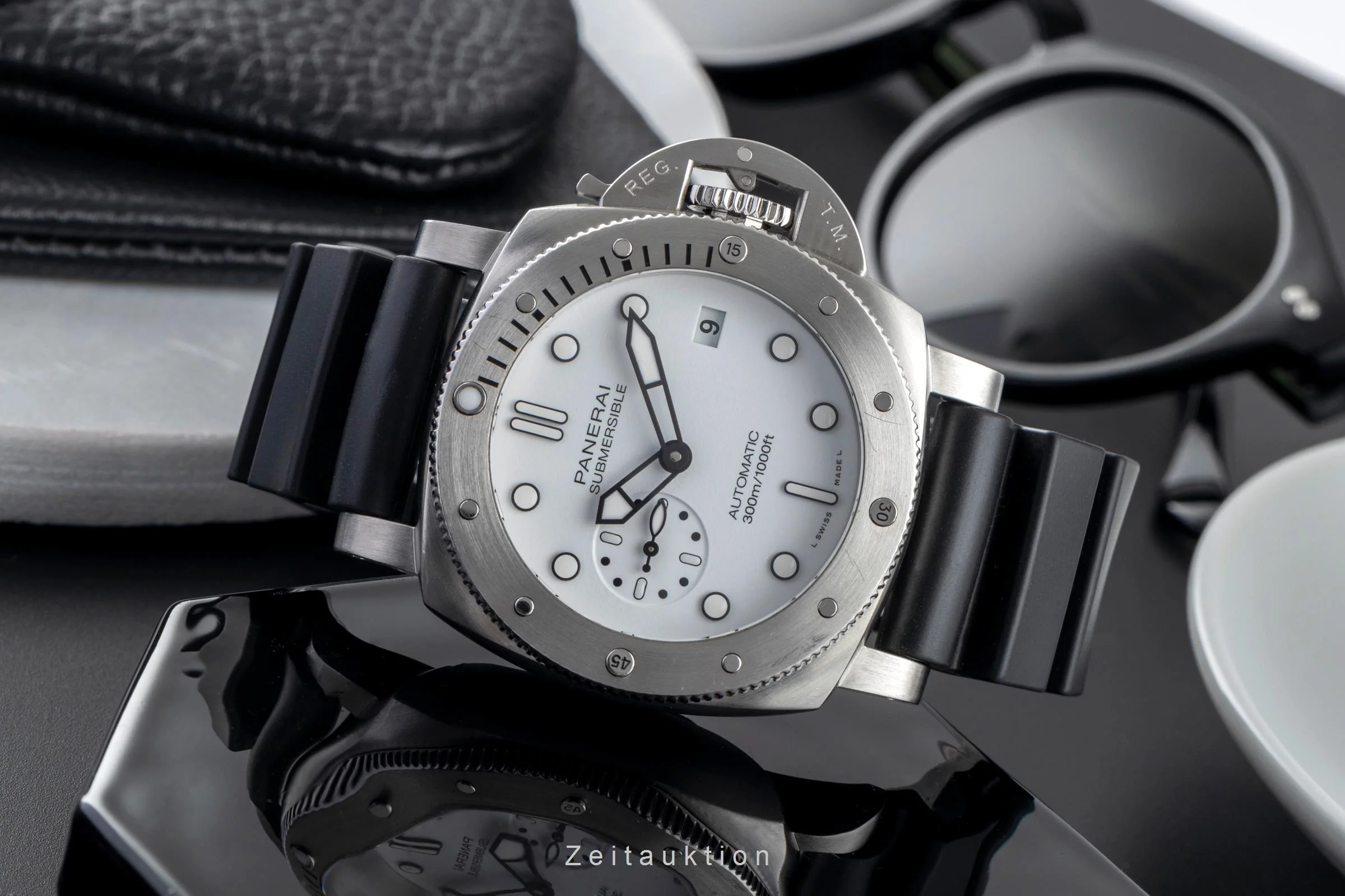 Panerai Submersible steel automatic men's watch PAM01223  [2505058] - Image 3