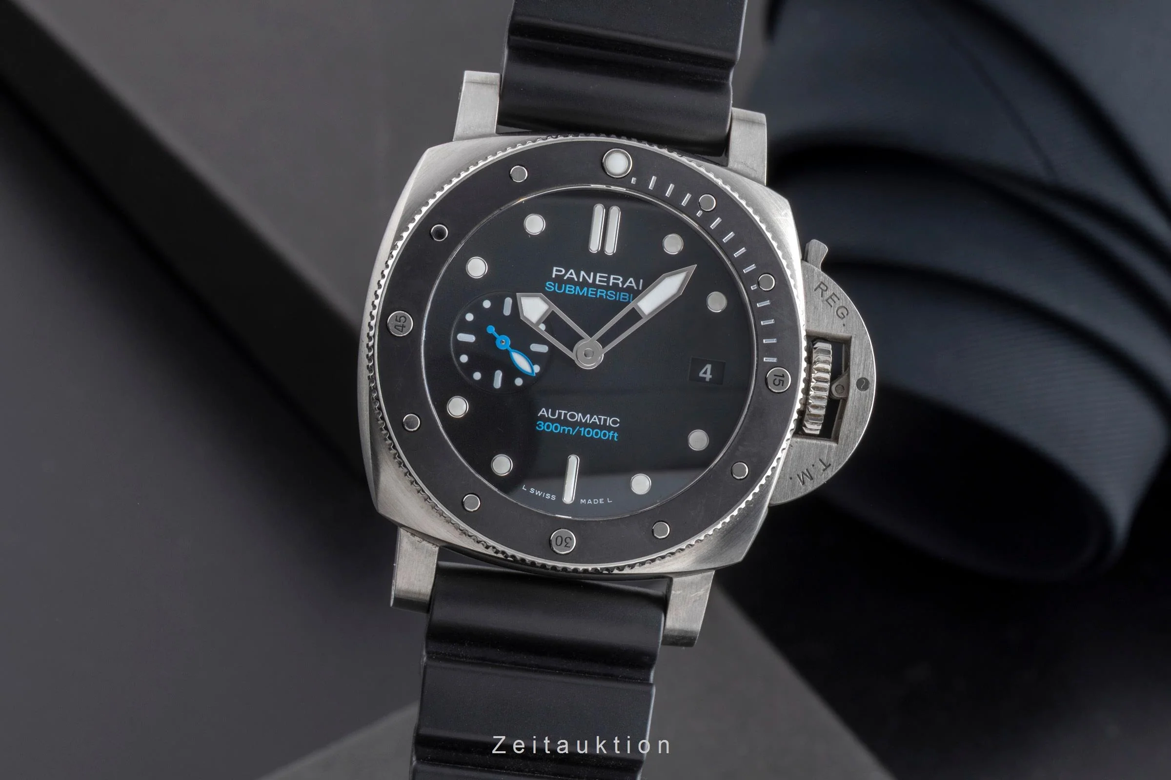 Panerai Submersible steel automatic men's watch PAM01683 LP: 10700EUR  [2502634] - Image 2