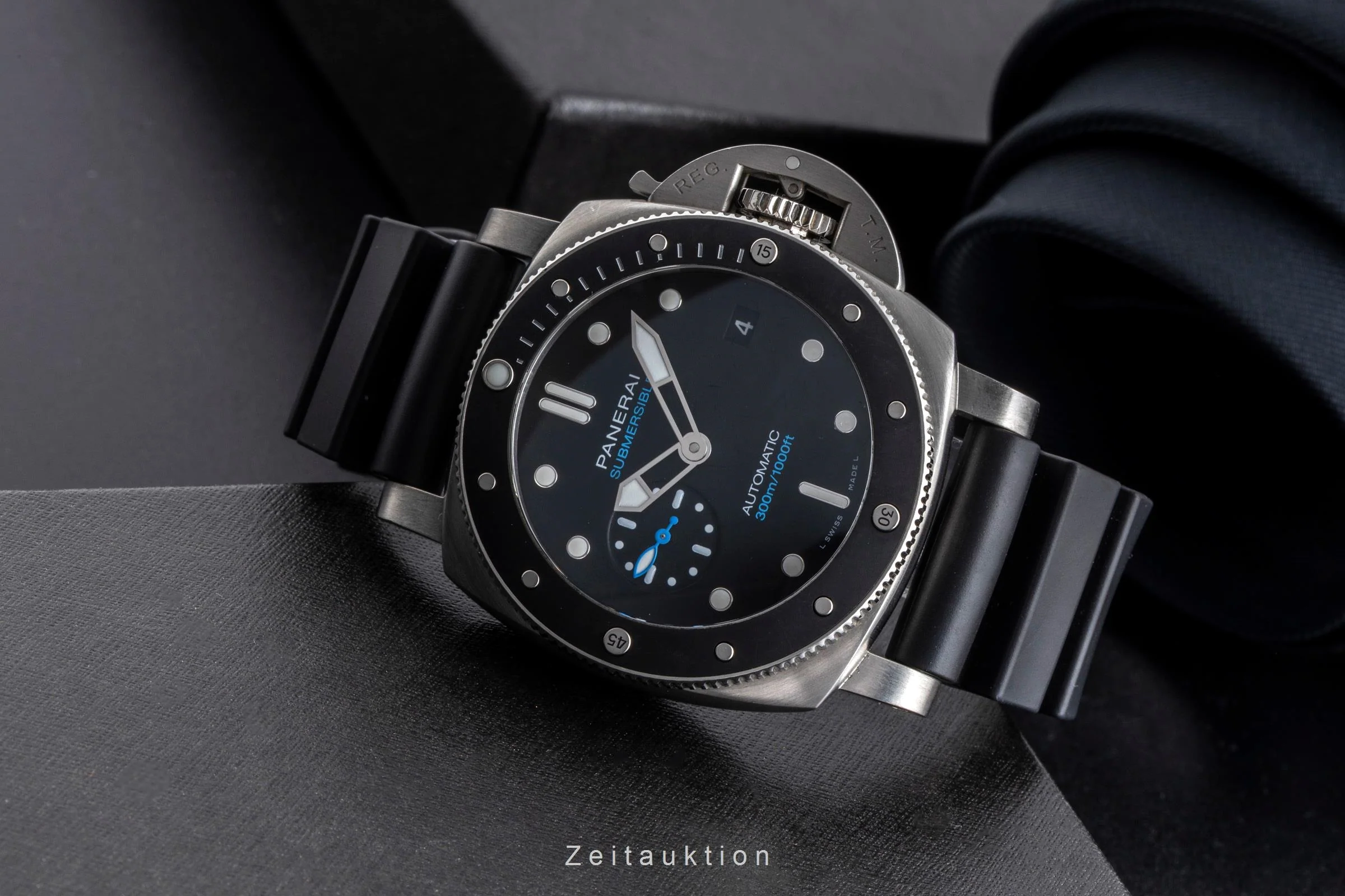 Panerai Submersible steel automatic men's watch PAM01683 LP: 10700EUR  [2502634] - Image 3