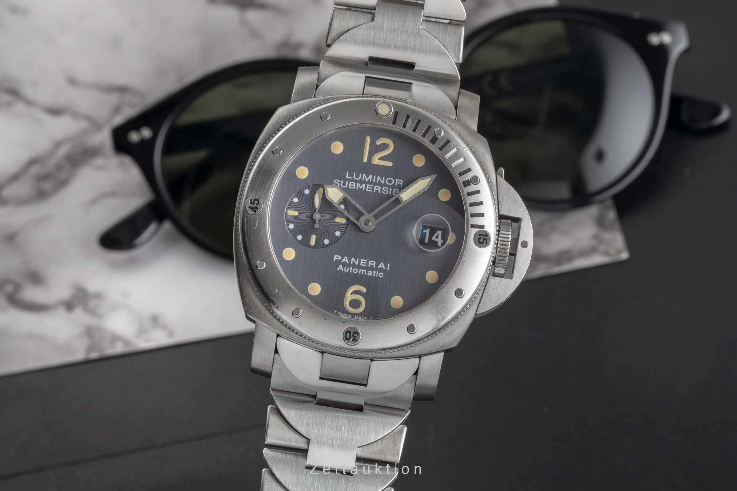 Panerai Submersible steel / titanium automatic men's watch PAM00106  [2503384] - Image 2