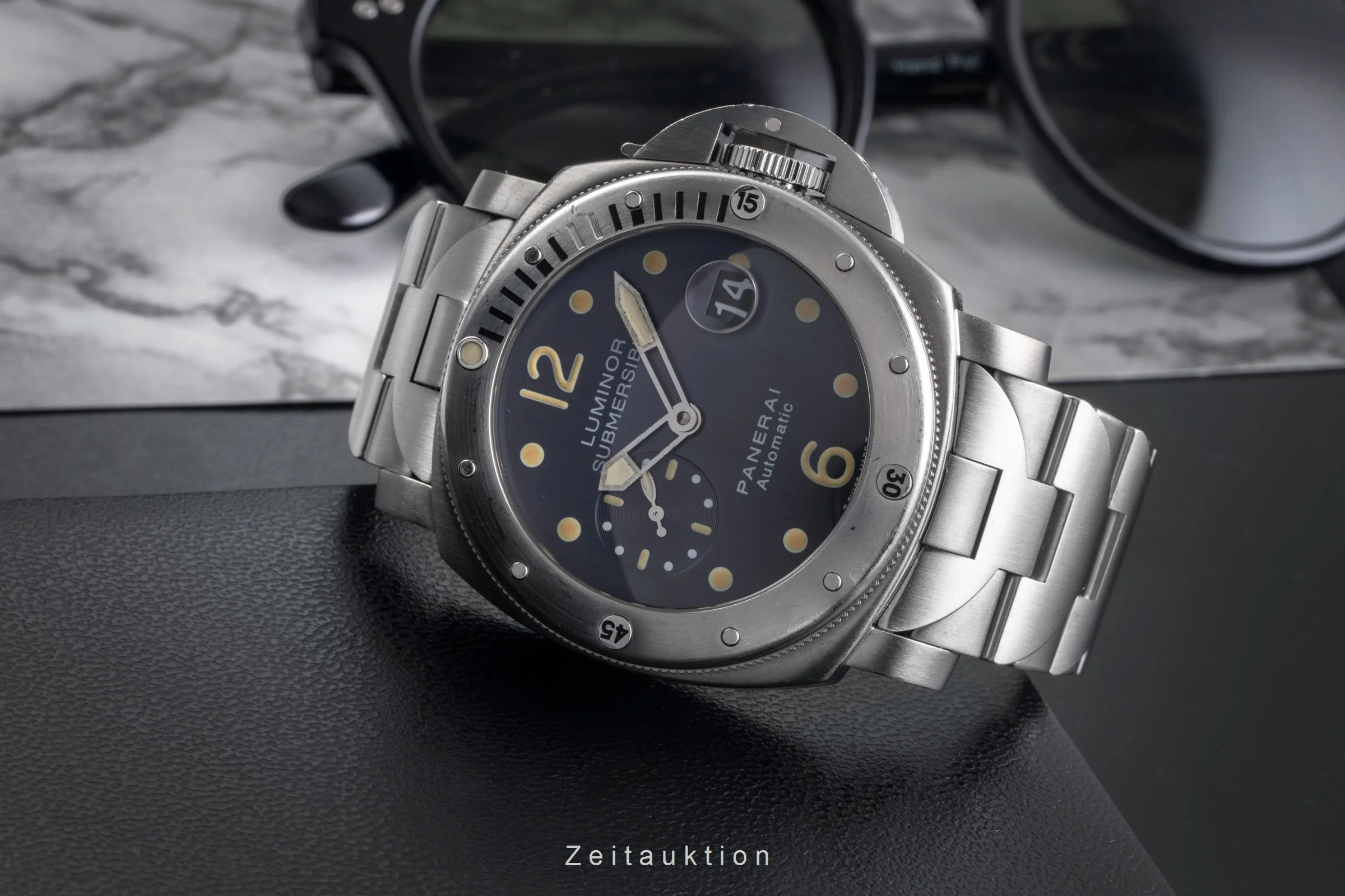 Panerai Submersible steel / titanium automatic men's watch PAM00106  [2503384] - Image 3