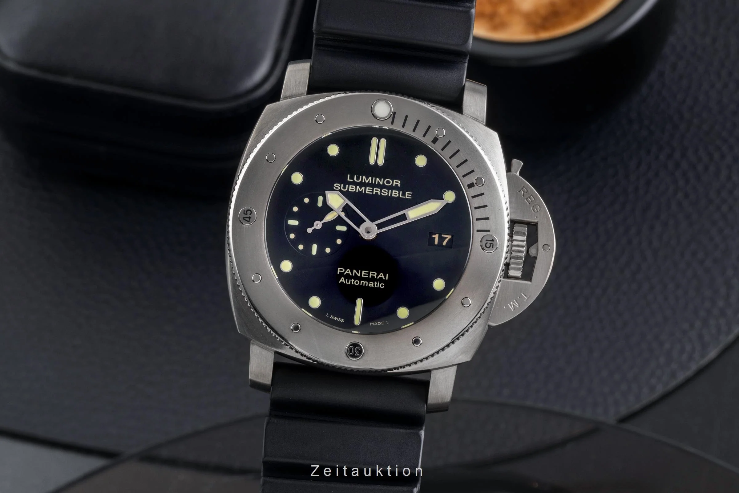 Panerai Submersible titanium automatic men's watch PAM00305 LP: 10900EUR  [2503082] - Image 2