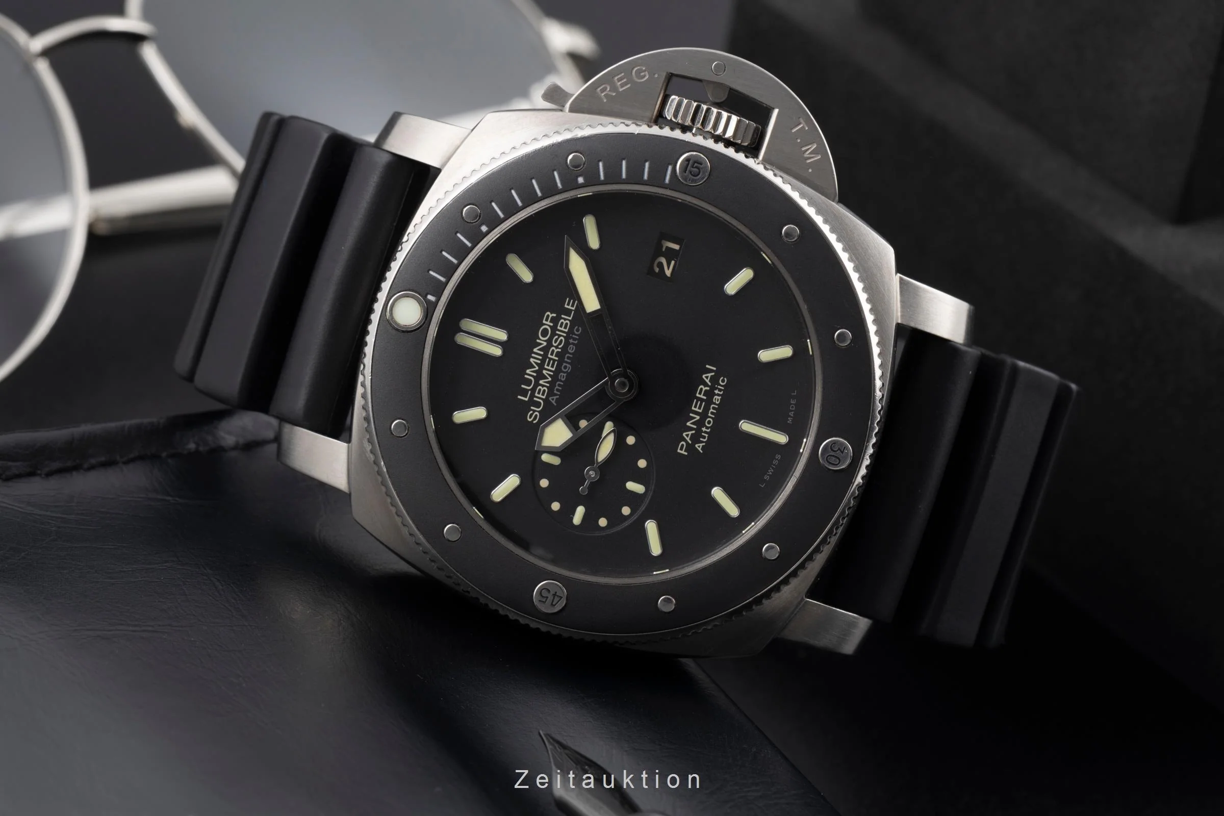 Panerai Submersible titanium automatic men's watch PAM00389 VP: 10900EUR  [2505366] - Image 3